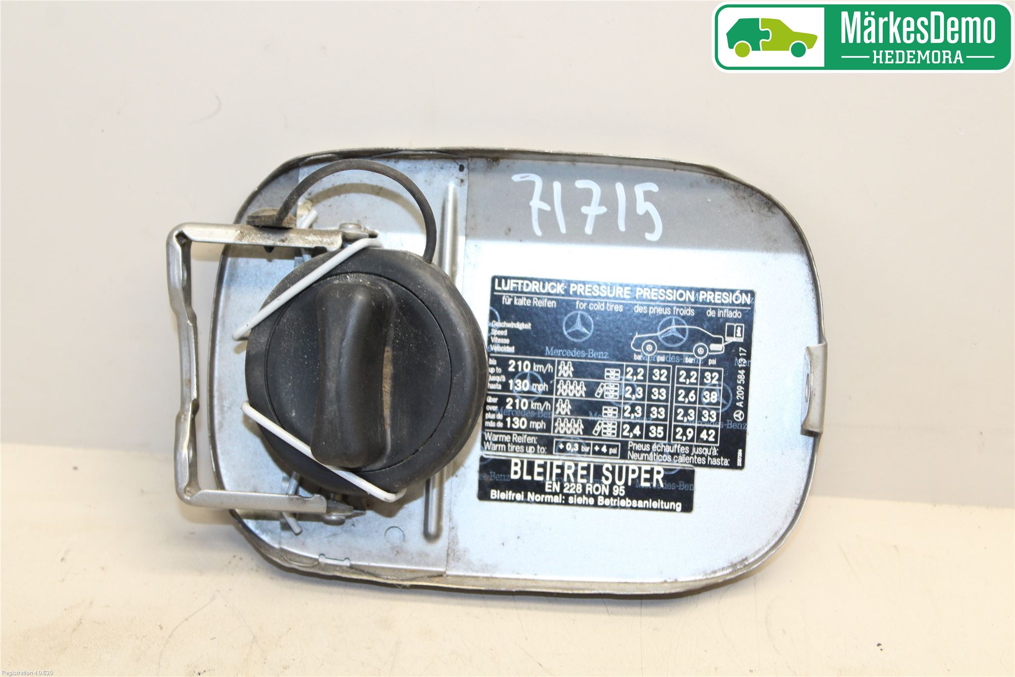 Mercedes-Benz MB CLK (C209) 02-09 Tanklucka