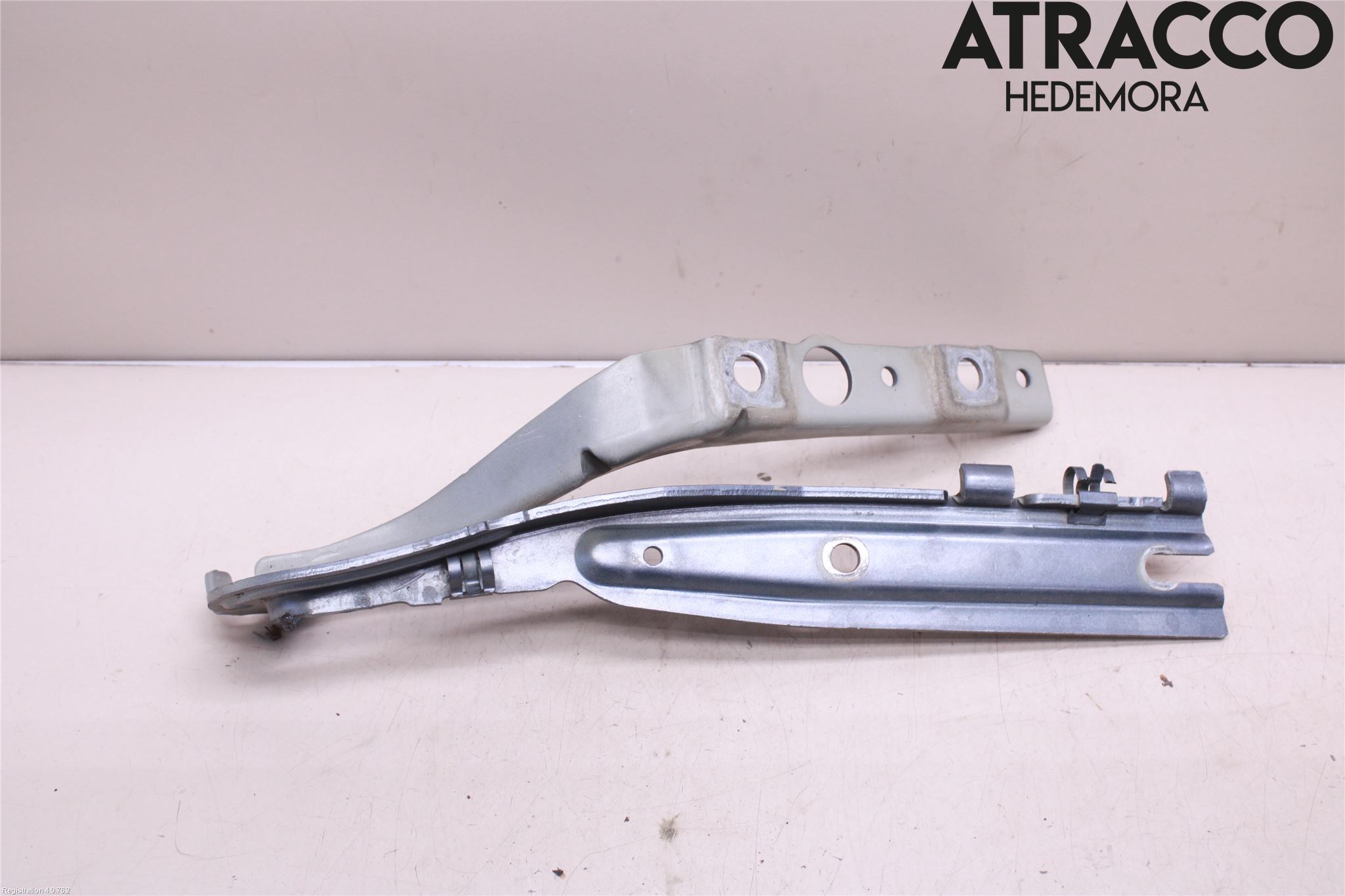 Peugeot 407 Huvgångjärn