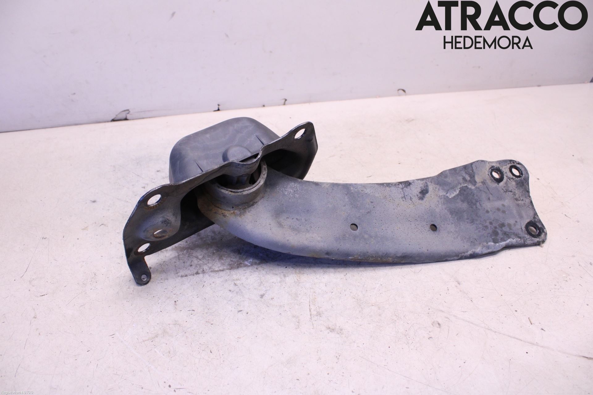 Volkswagen VW TIGUAN 07-16 Bärarm Bak Vänster