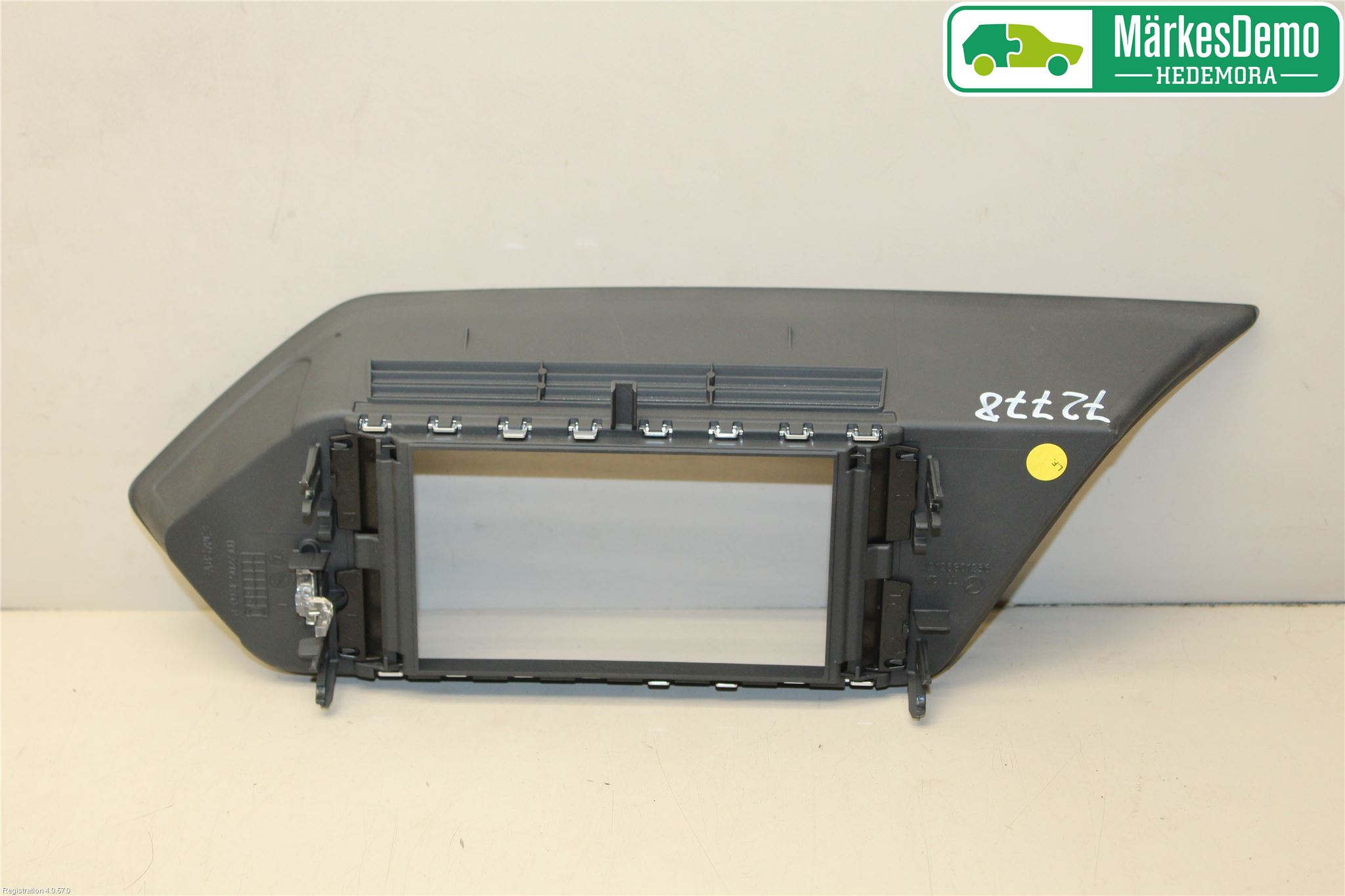 Mercedes-Benz MB E-KLASS (W212) 09-16 Instrument-Radio Sarg