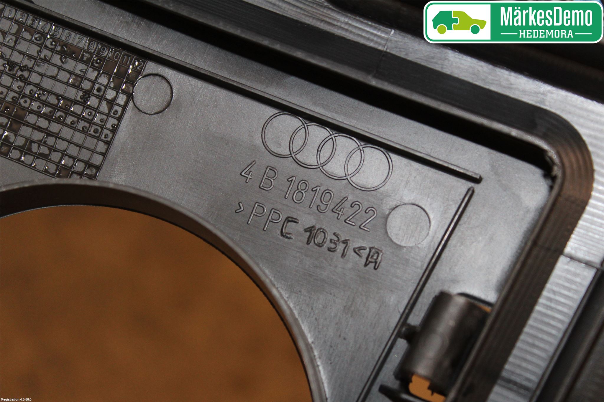 Audi A6/S6     97-05 Torpedplåt-Torpedplast