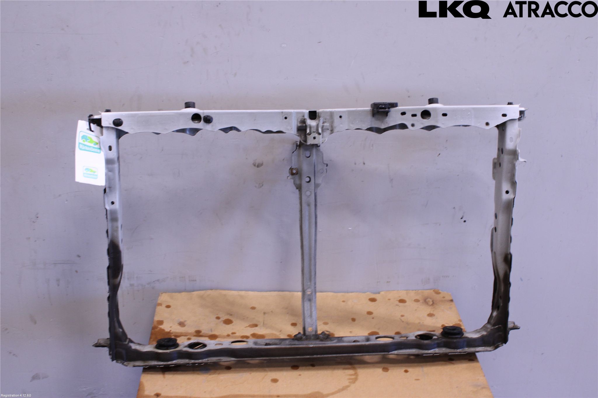 Toyota AURIS 13-19 Front Huvlåsplåt-Balk