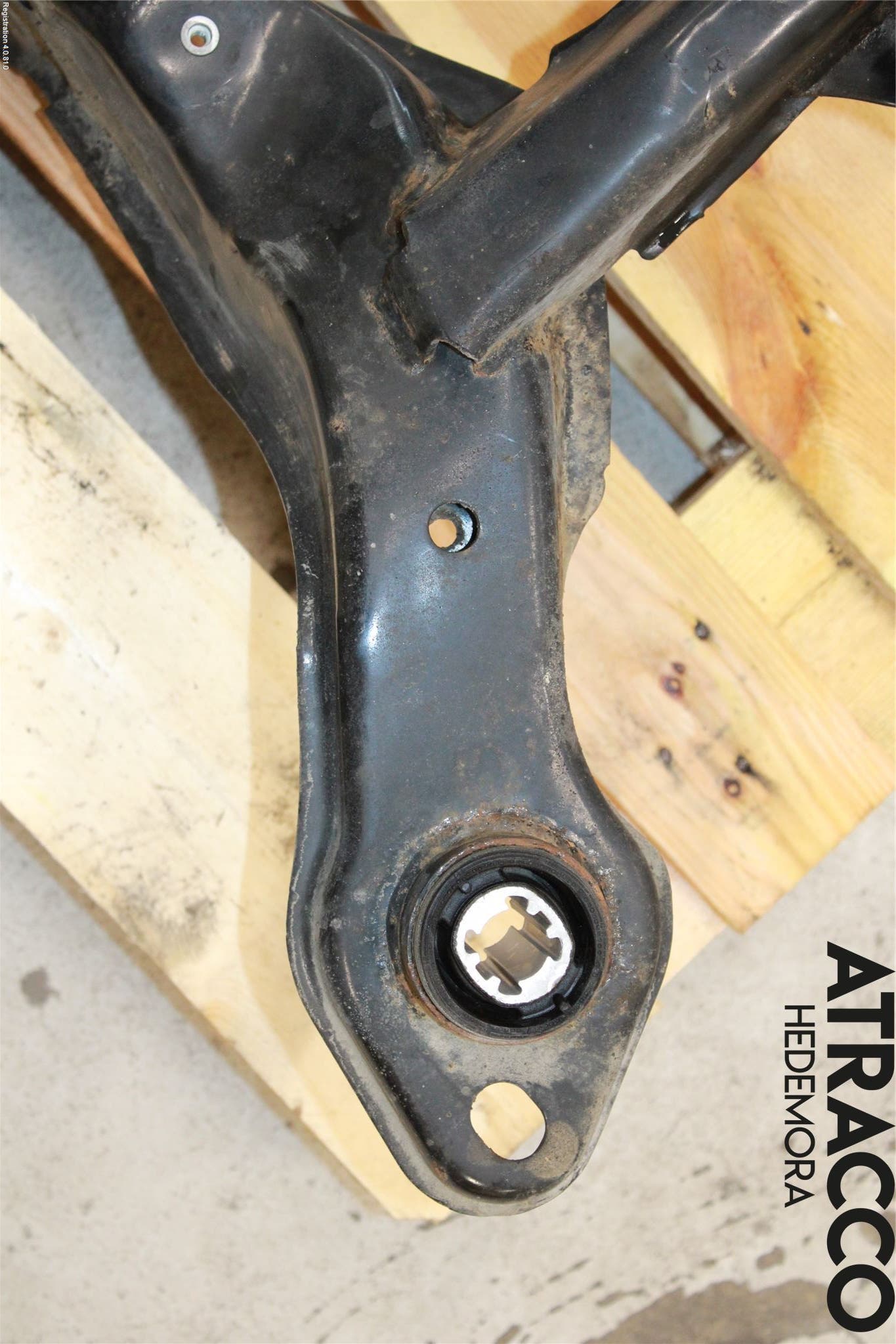 Volvo V60 CROSS COUNTRY 16-18 Bakaxelbalk