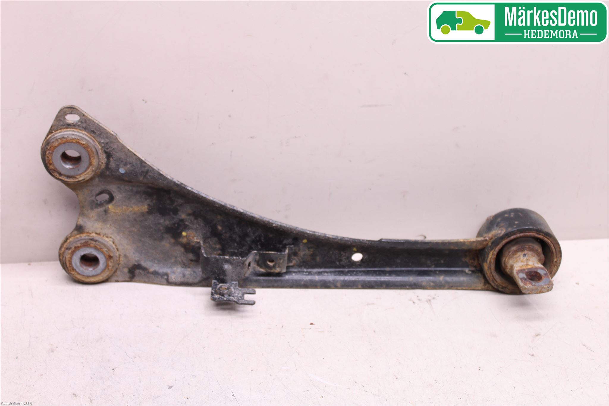 Toyota AVENSIS 16-18 Bärarm Bak Vänster