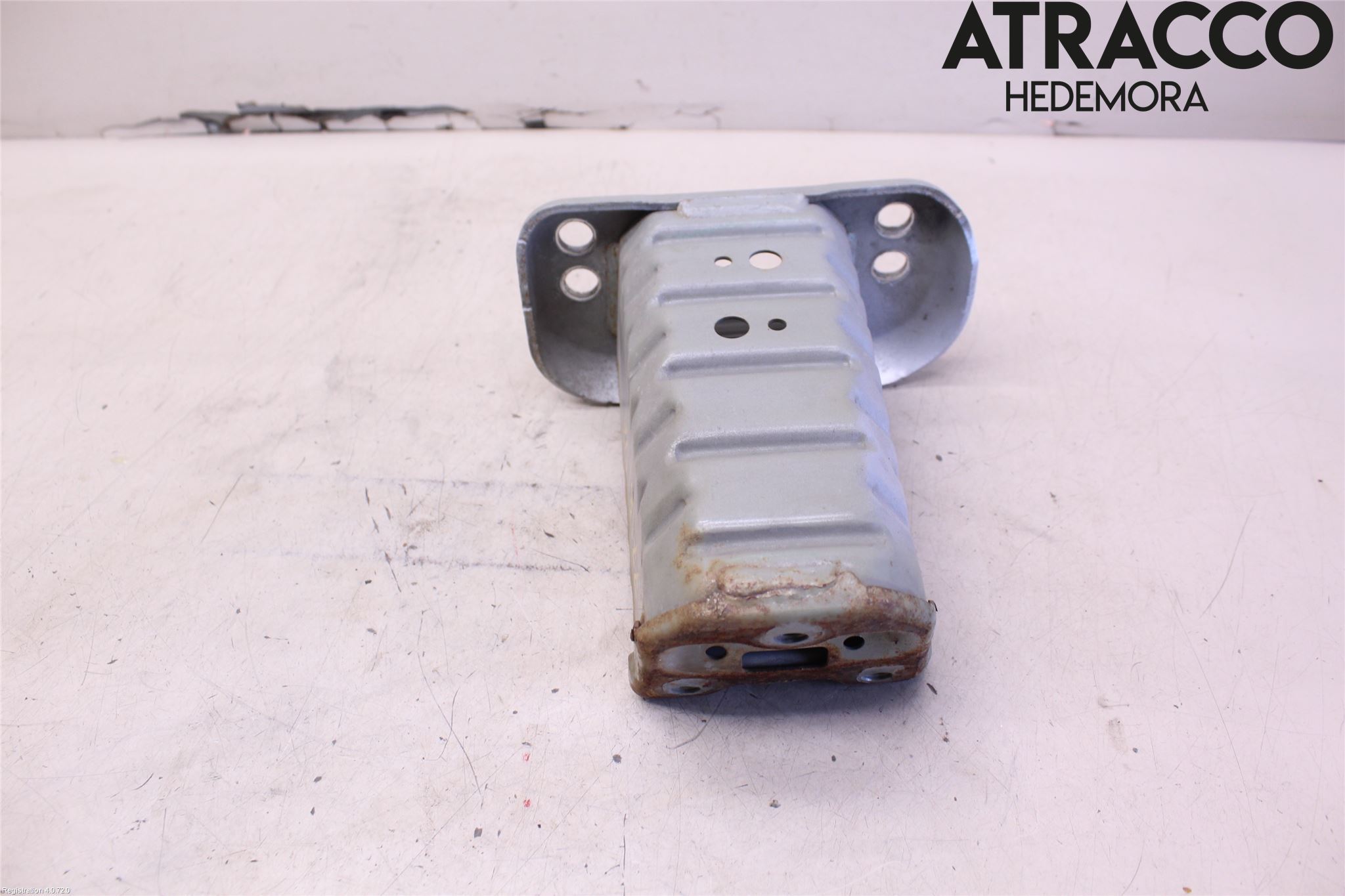 Toyota YARIS XP130 12-14 Stötfångarbärjärn Fram