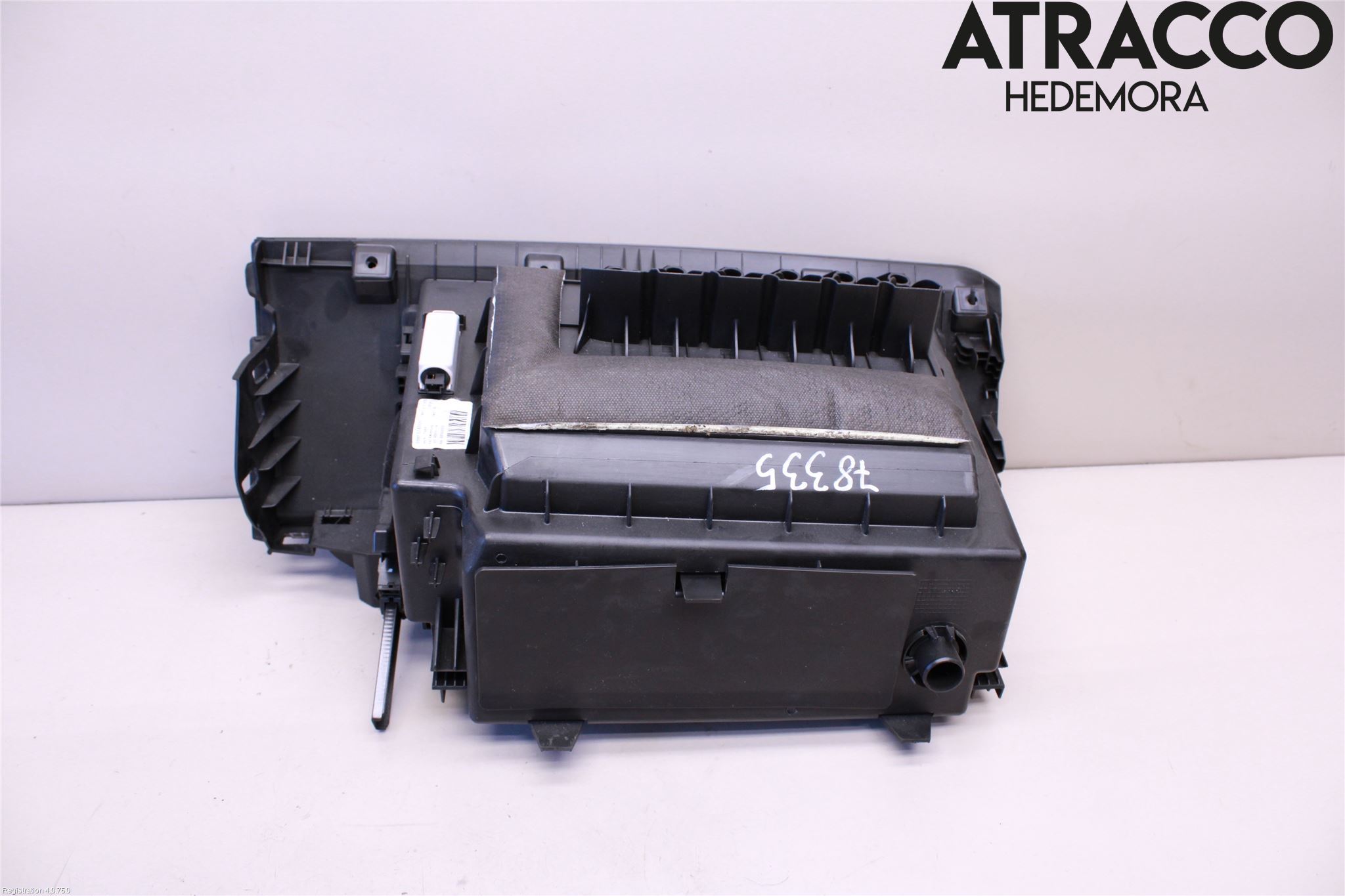 BMW X1 F48 15-22 Handskfack