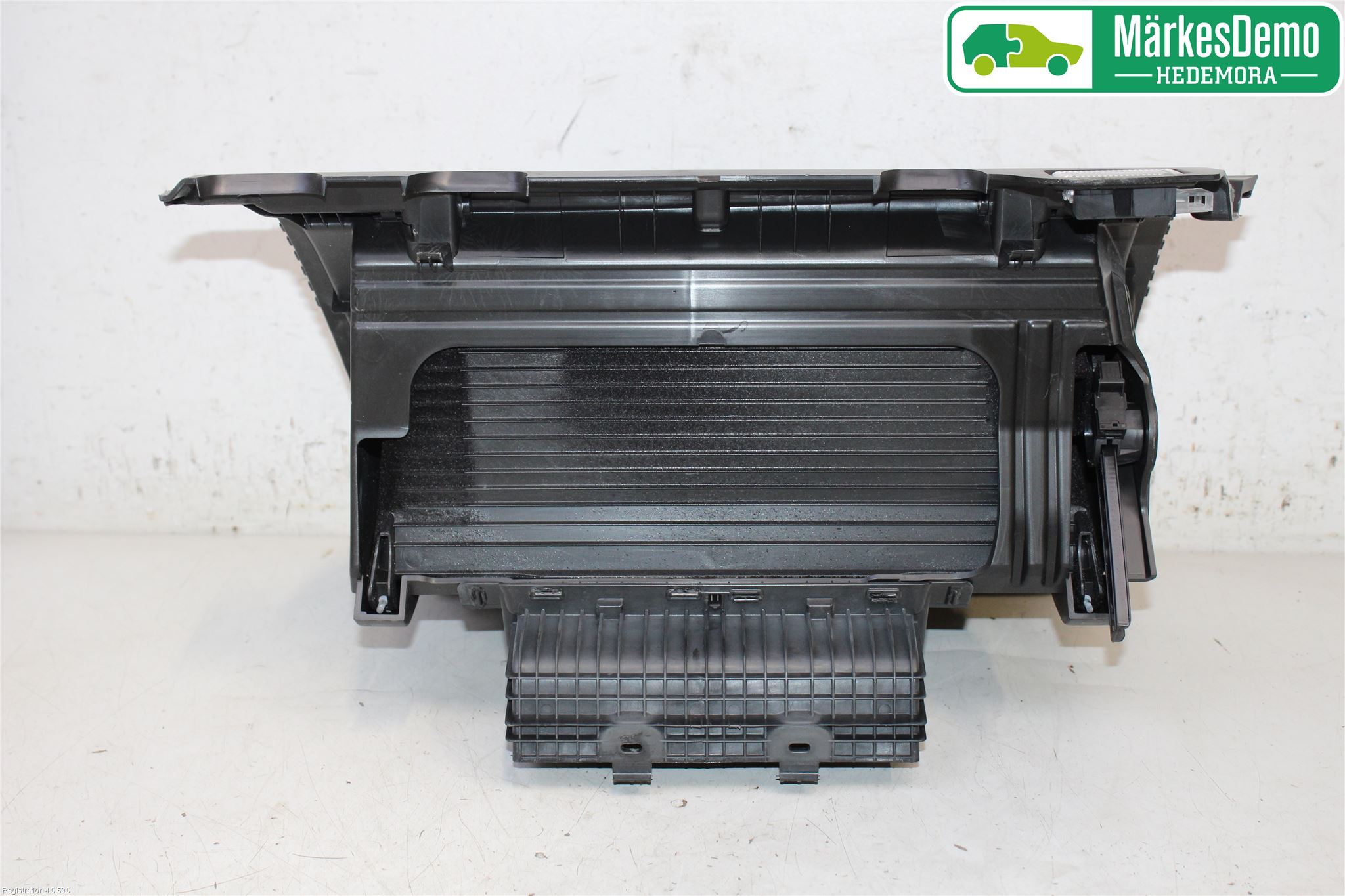 Volkswagen VW PASSAT 15-19 Handskfack