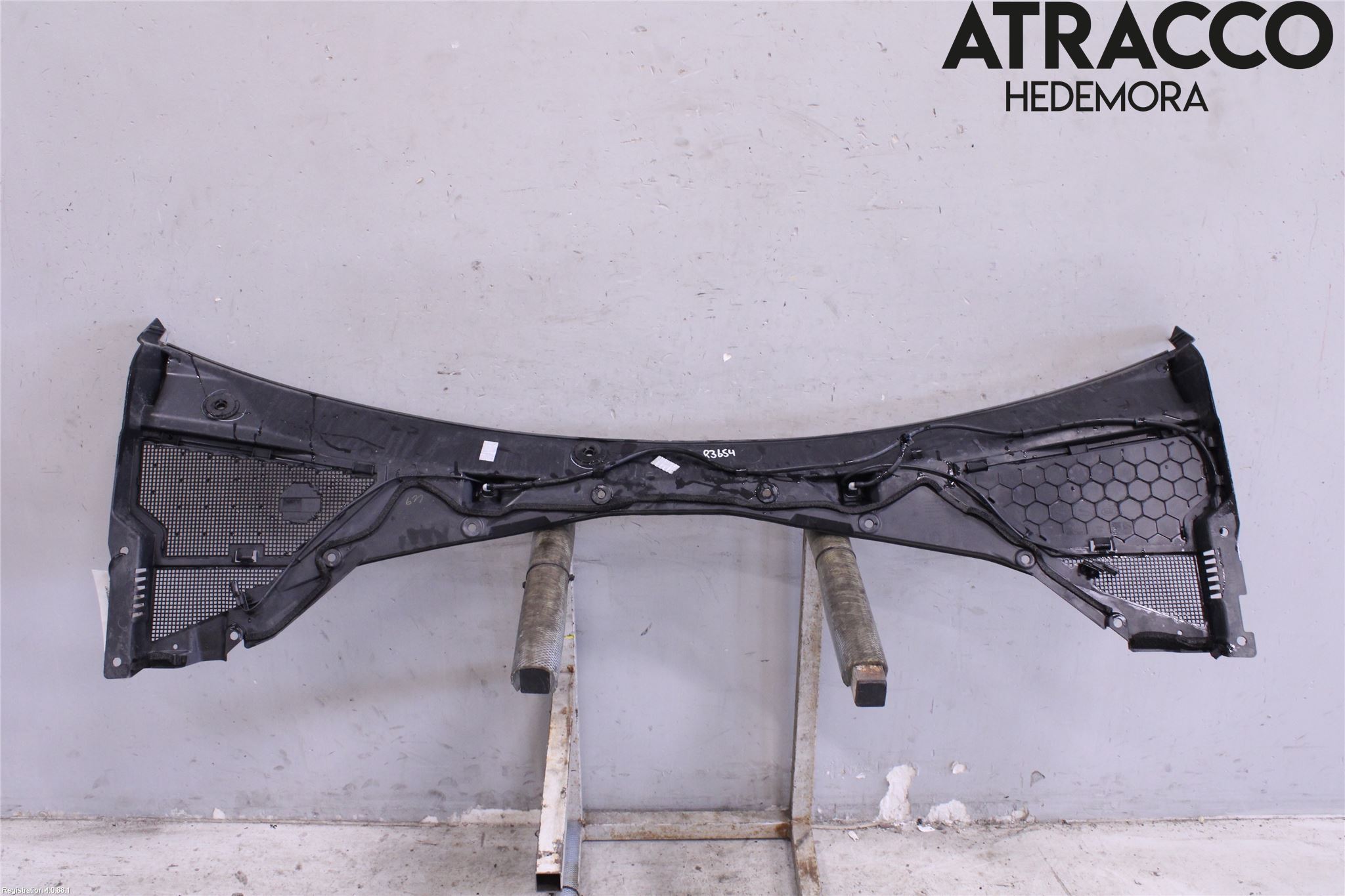 Jaguar F-PACE Torpedplåt-Torpedplast