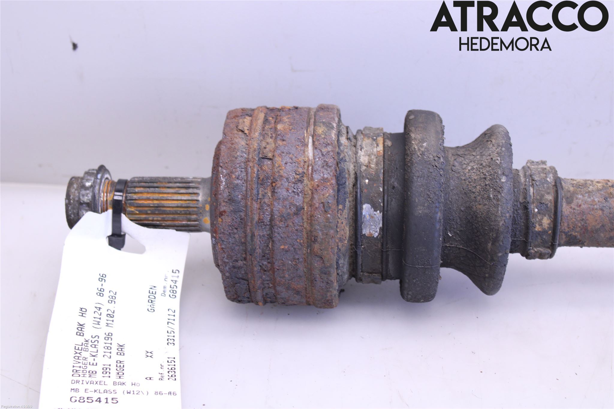 Mercedes-Benz MB 200-500  (W124) 86-96 Drivaxel Bak Höger