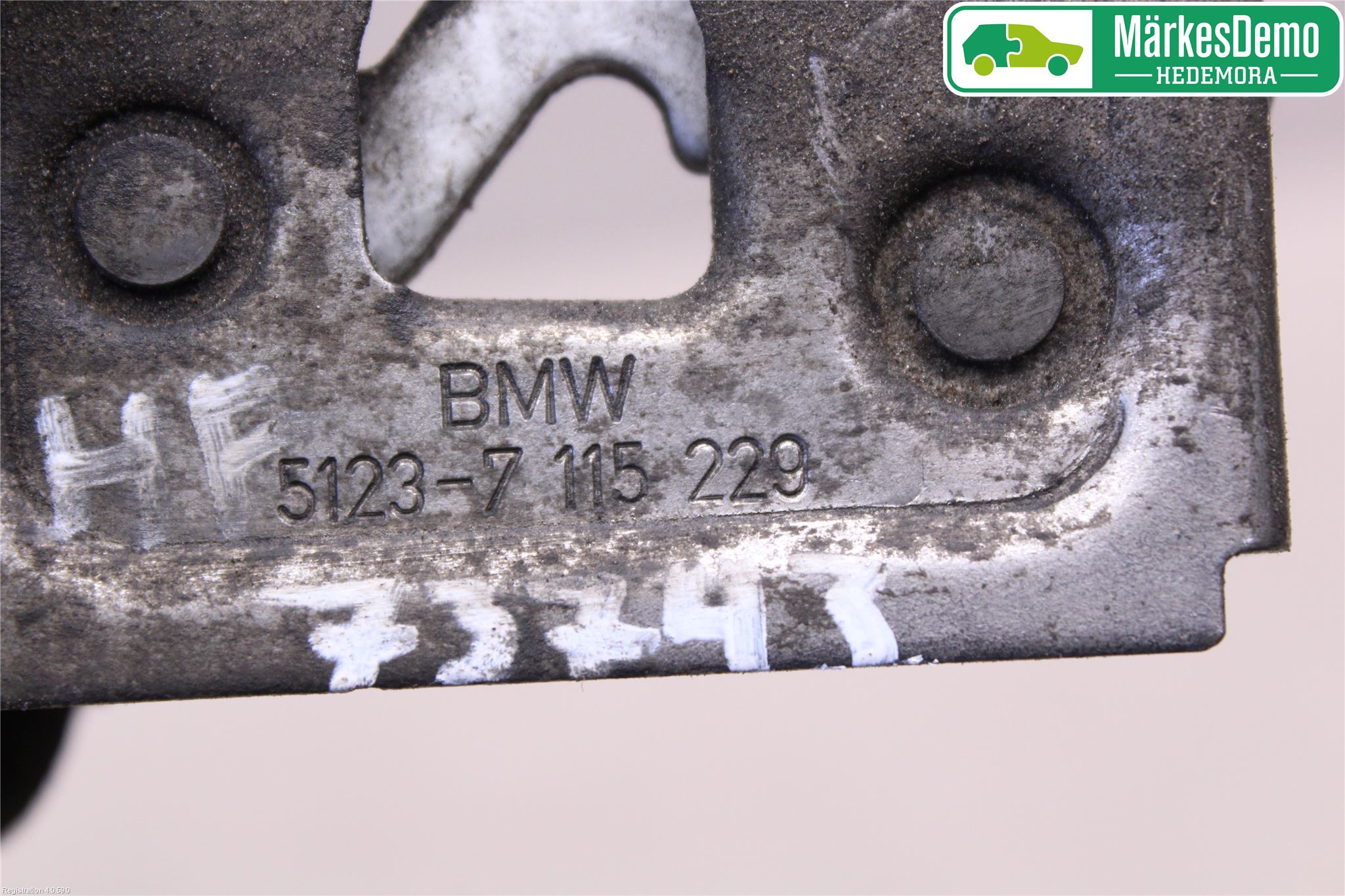 BMW 5 E60/61 Sed/Tou 02-10 Huvlås
