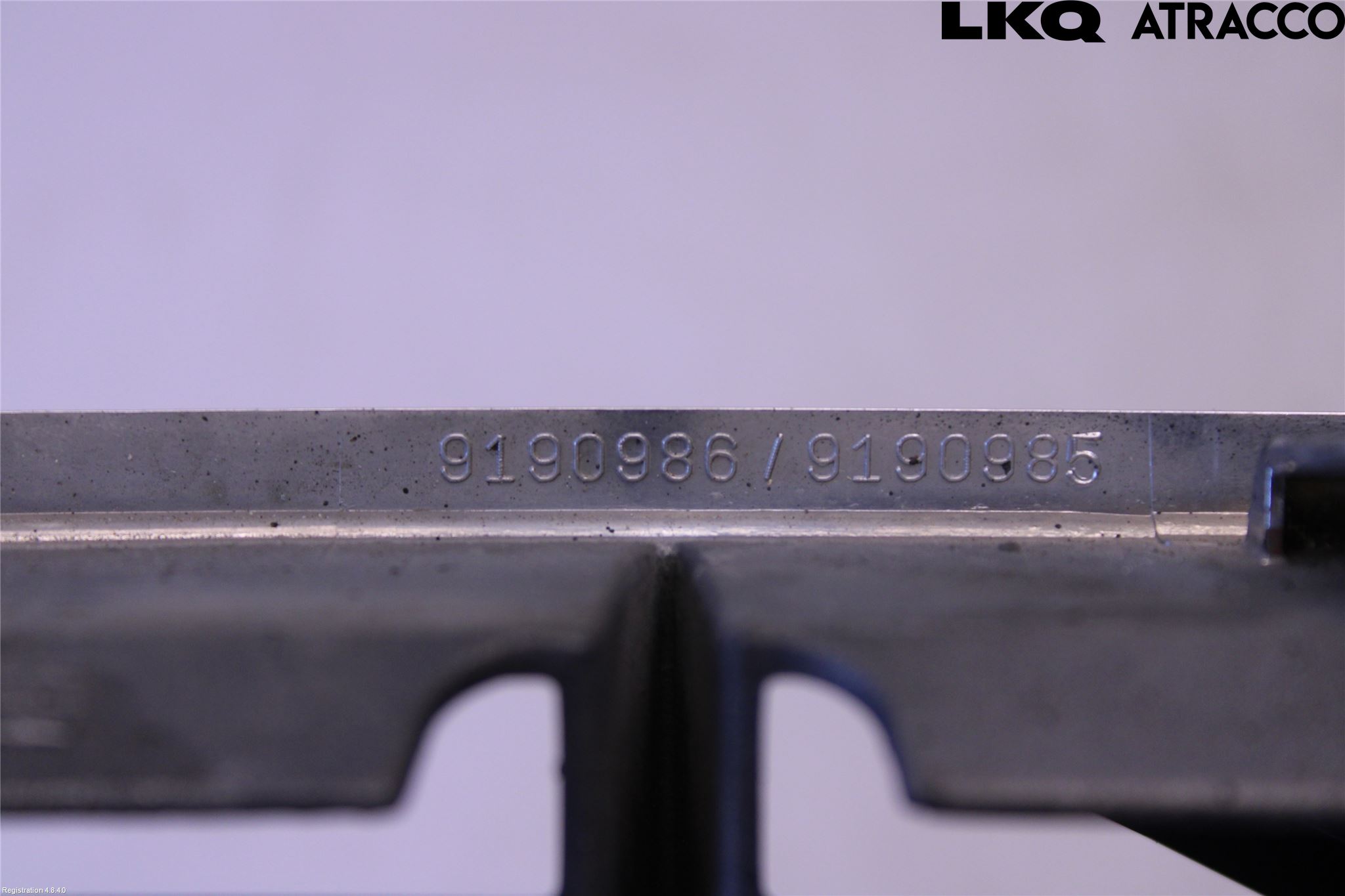 Volvo XC70 01-04 Grill Komp