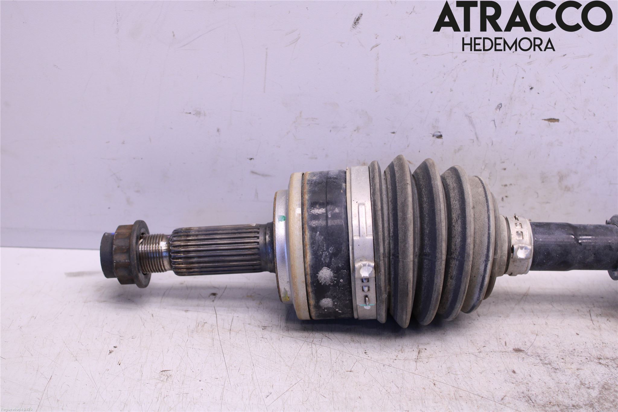 Toyota C-HR 16-23 Drivaxel Fram Vänster