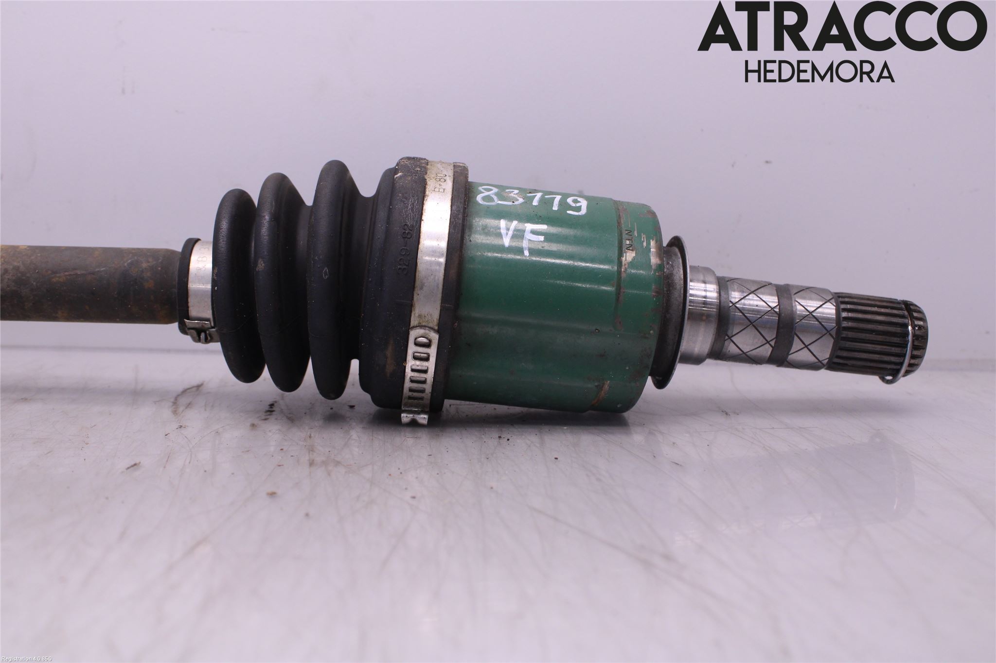 Subaru OUTBACK   04-06 Drivaxel Fram Vänster