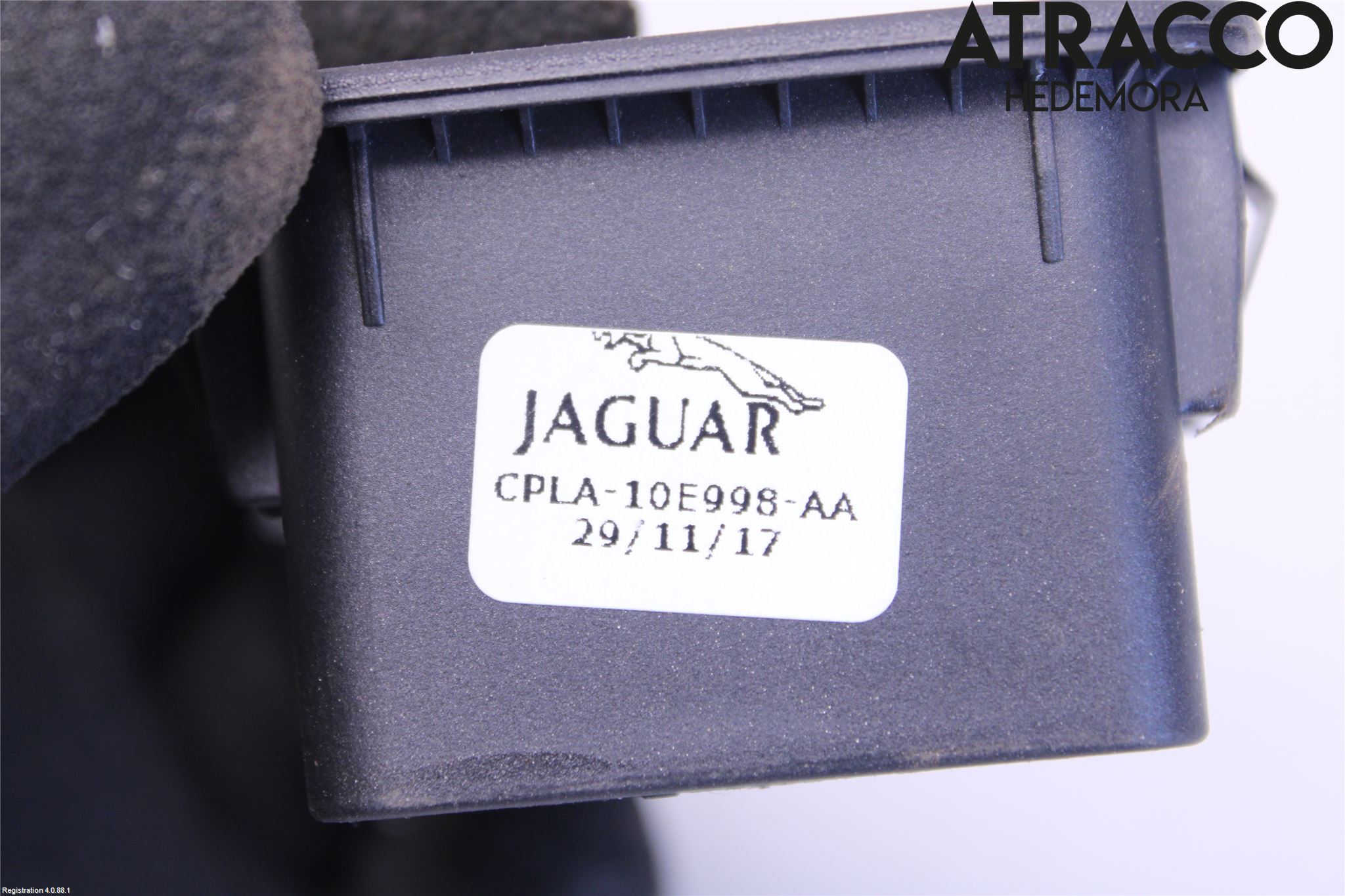 Jaguar F-PACE Strömställare Baklucka