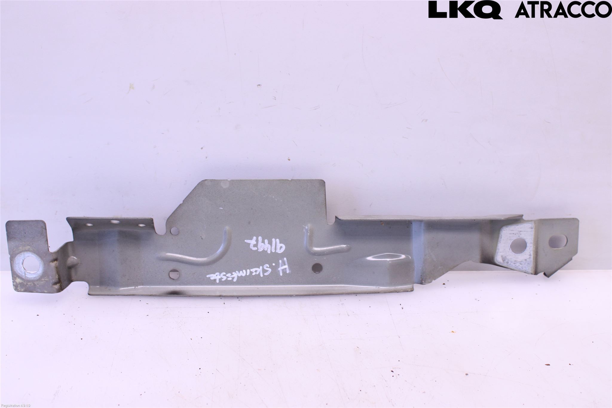 Volvo V90 17->> Skärmfäste Fram Hö