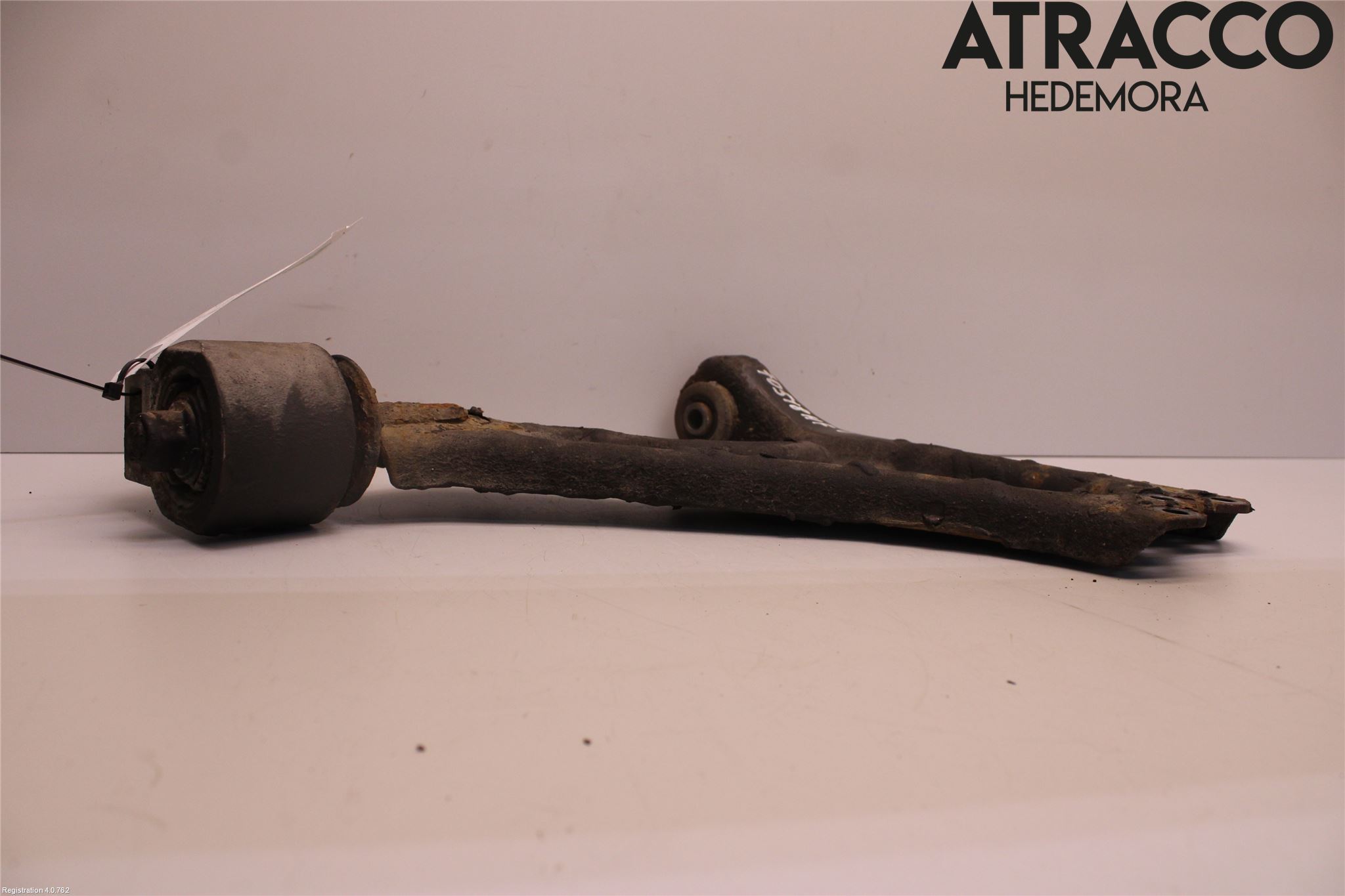 Saab 9-5 -05 Bärarm Fram Undre Hö