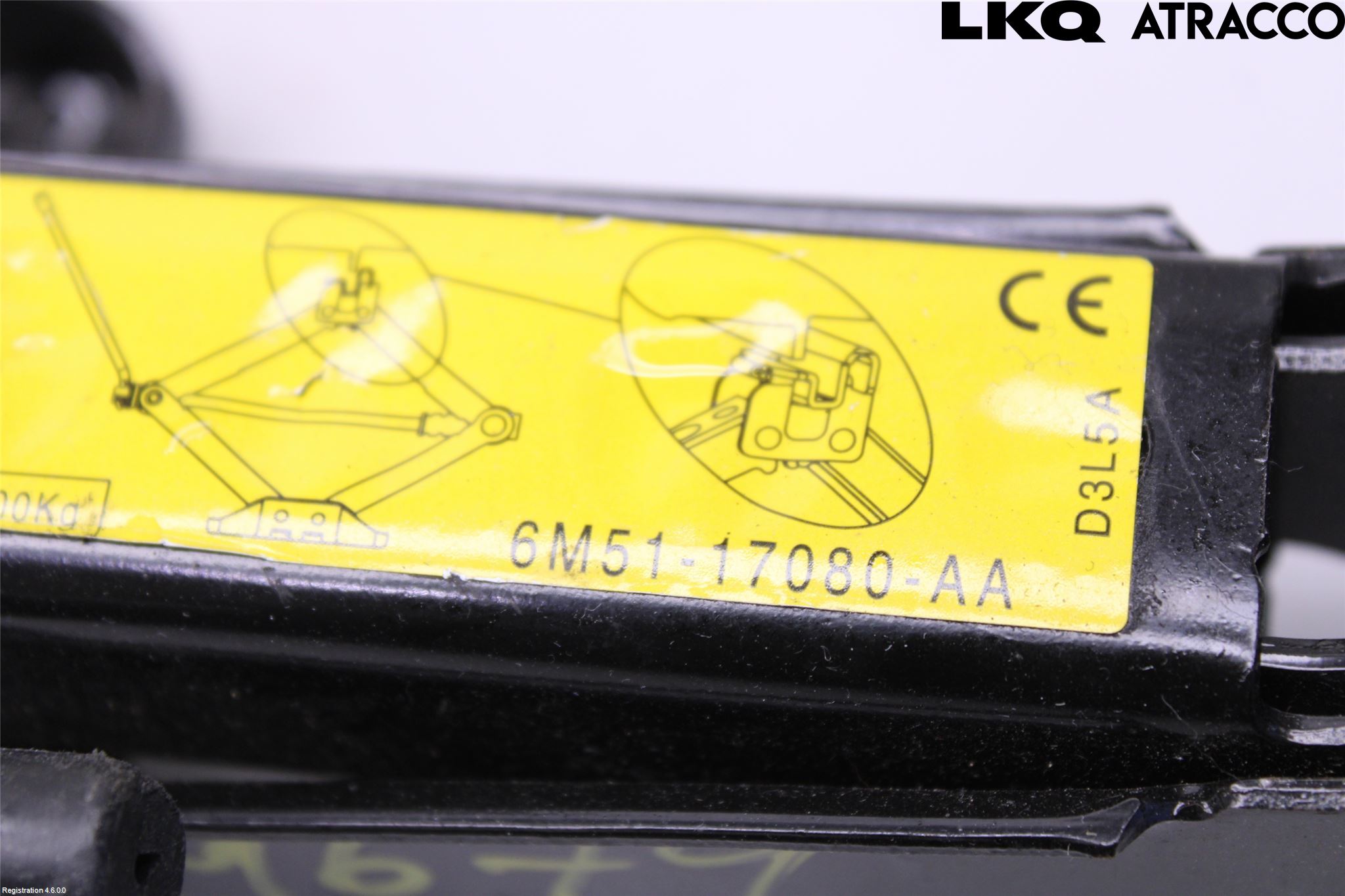 Ford FOCUS     04-07 Domkraft