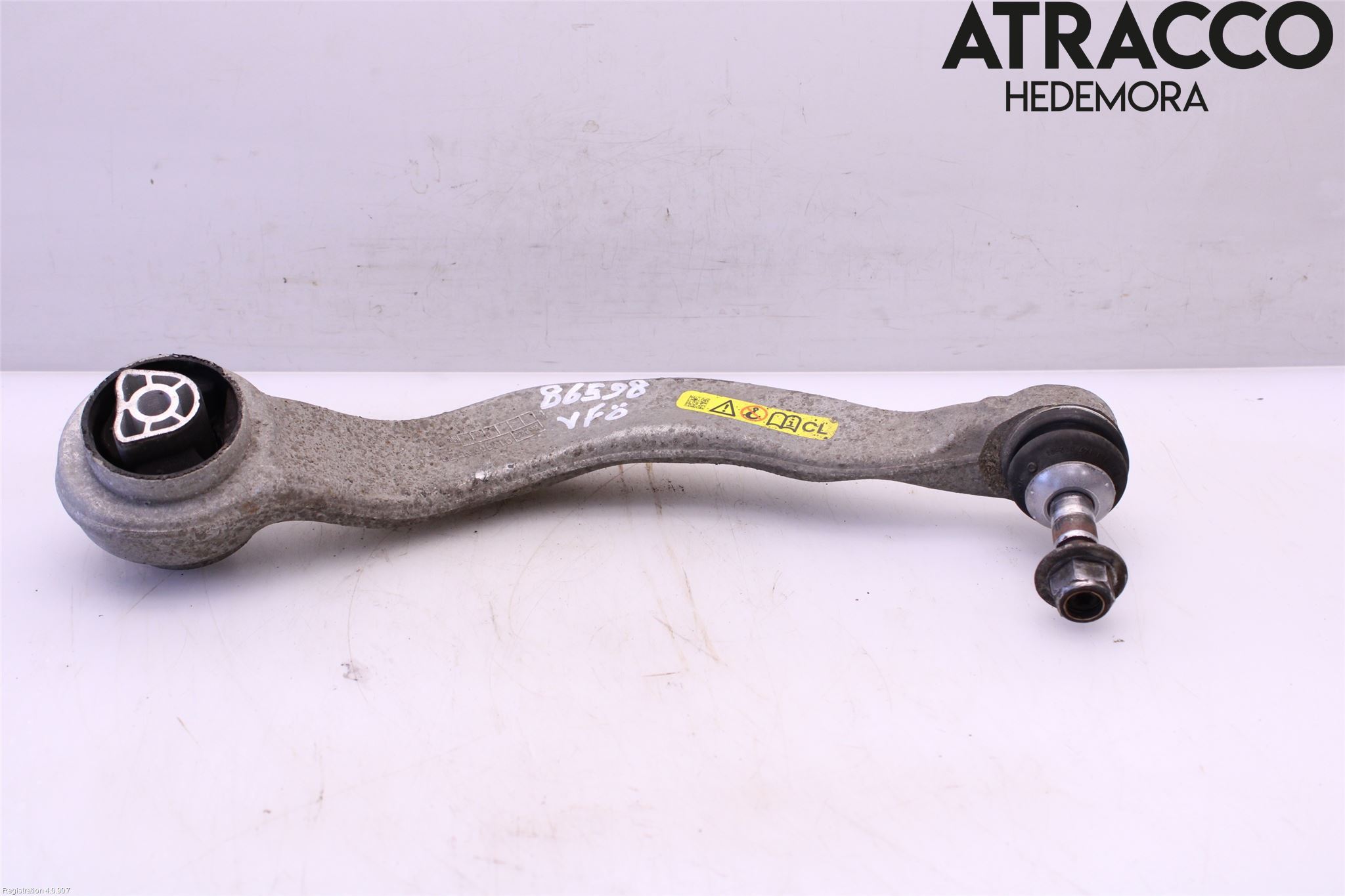 BMW 5 G30/G31/F90 17-23 Bärarm Fram Undre Vä