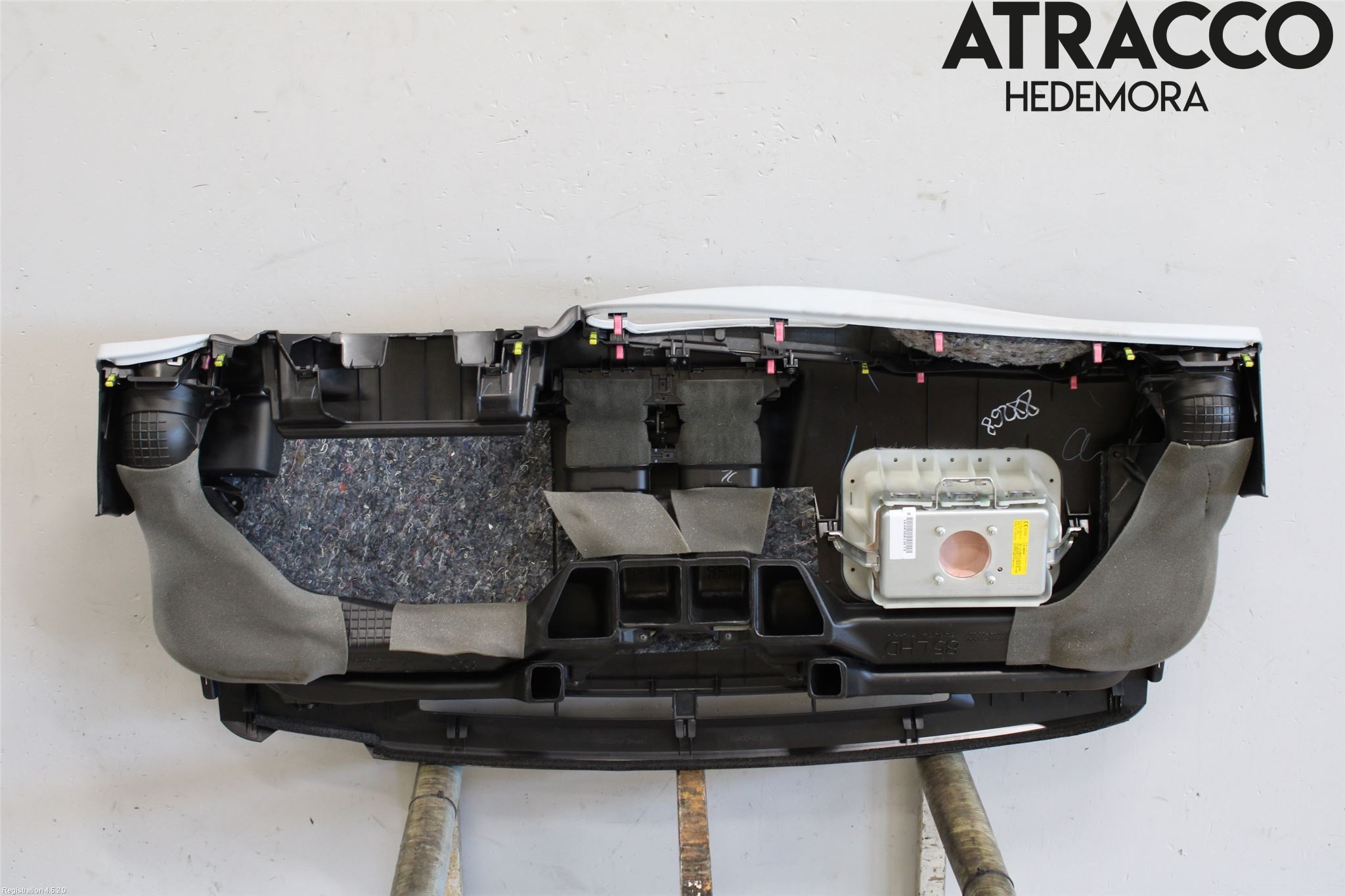 Toyota YARIS XP130 12-14 Instrumentbräda