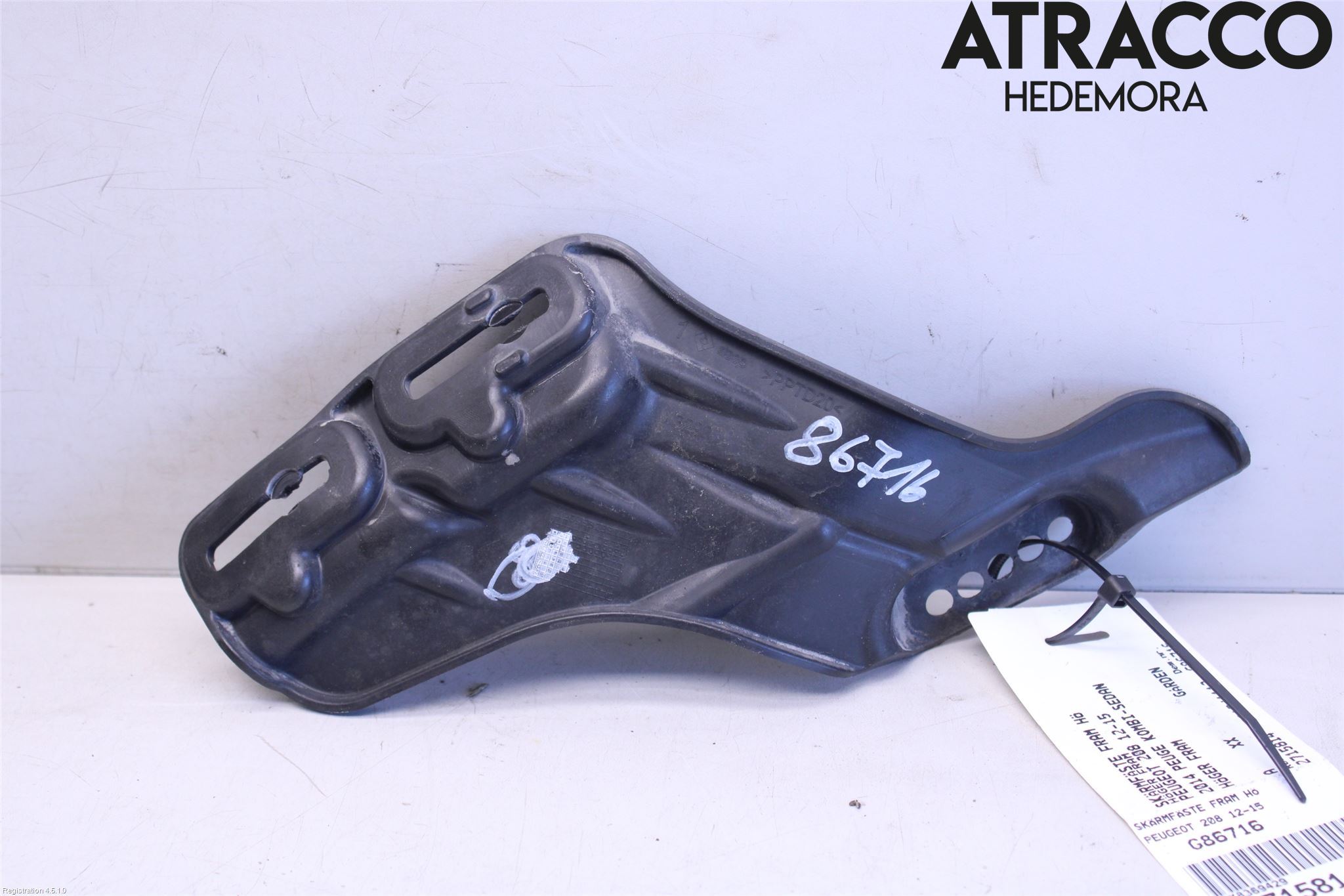 Peugeot 208 12-15 Skärmfäste Fram Hö