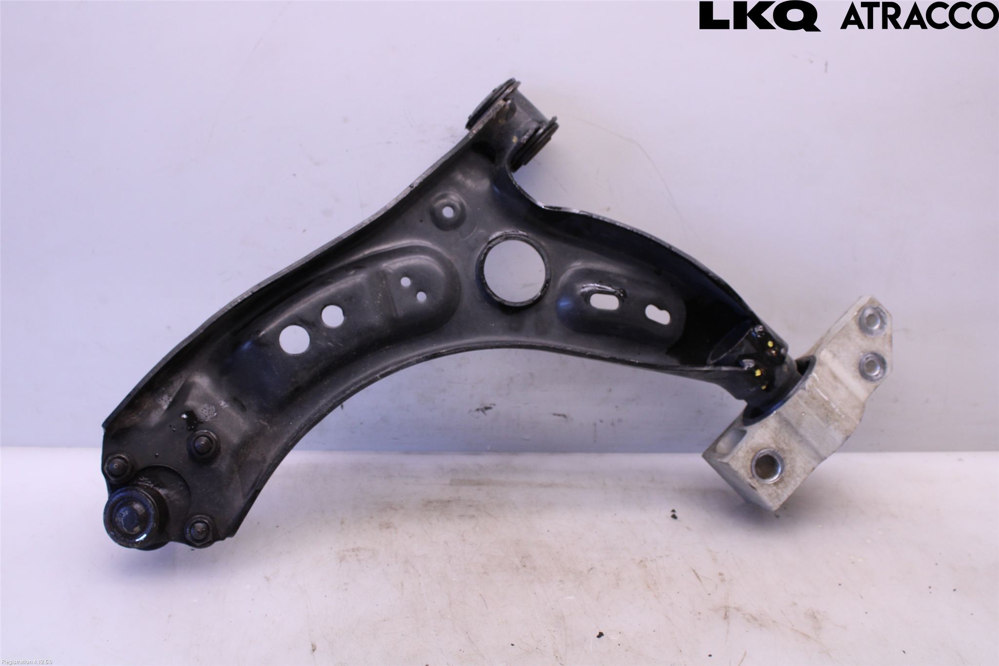 Volkswagen VW PASSAT 11-14 Bärarm Fram Undre Hö