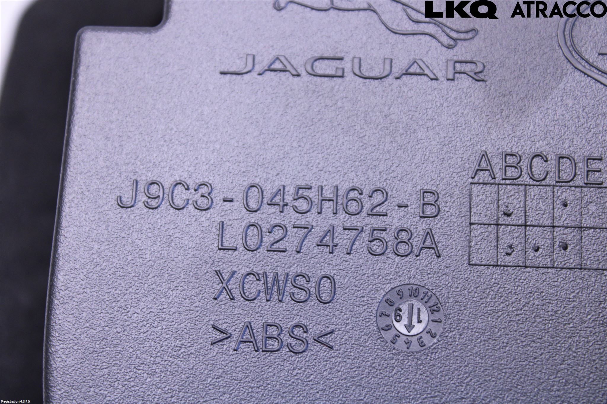 Jaguar E-PACE 17- Mugghållare