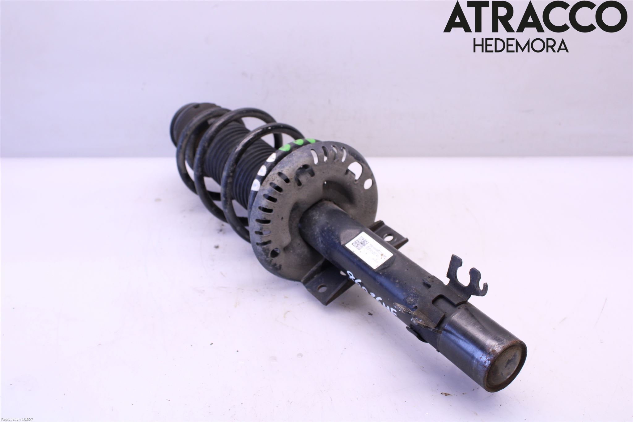 Volkswagen VW POLO 10-17 Fjäderben Fram Höger