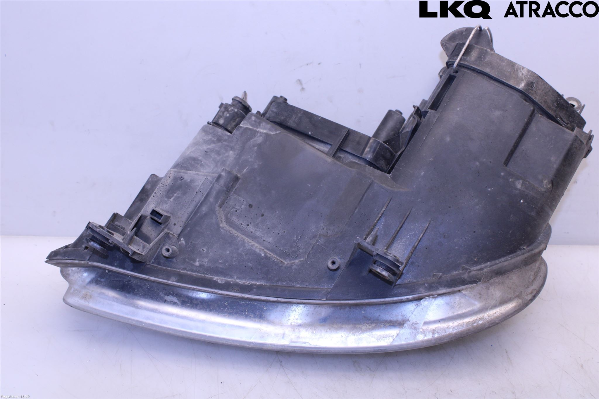 Volkswagen VW CADDY      04-10 Strålkastare Höger