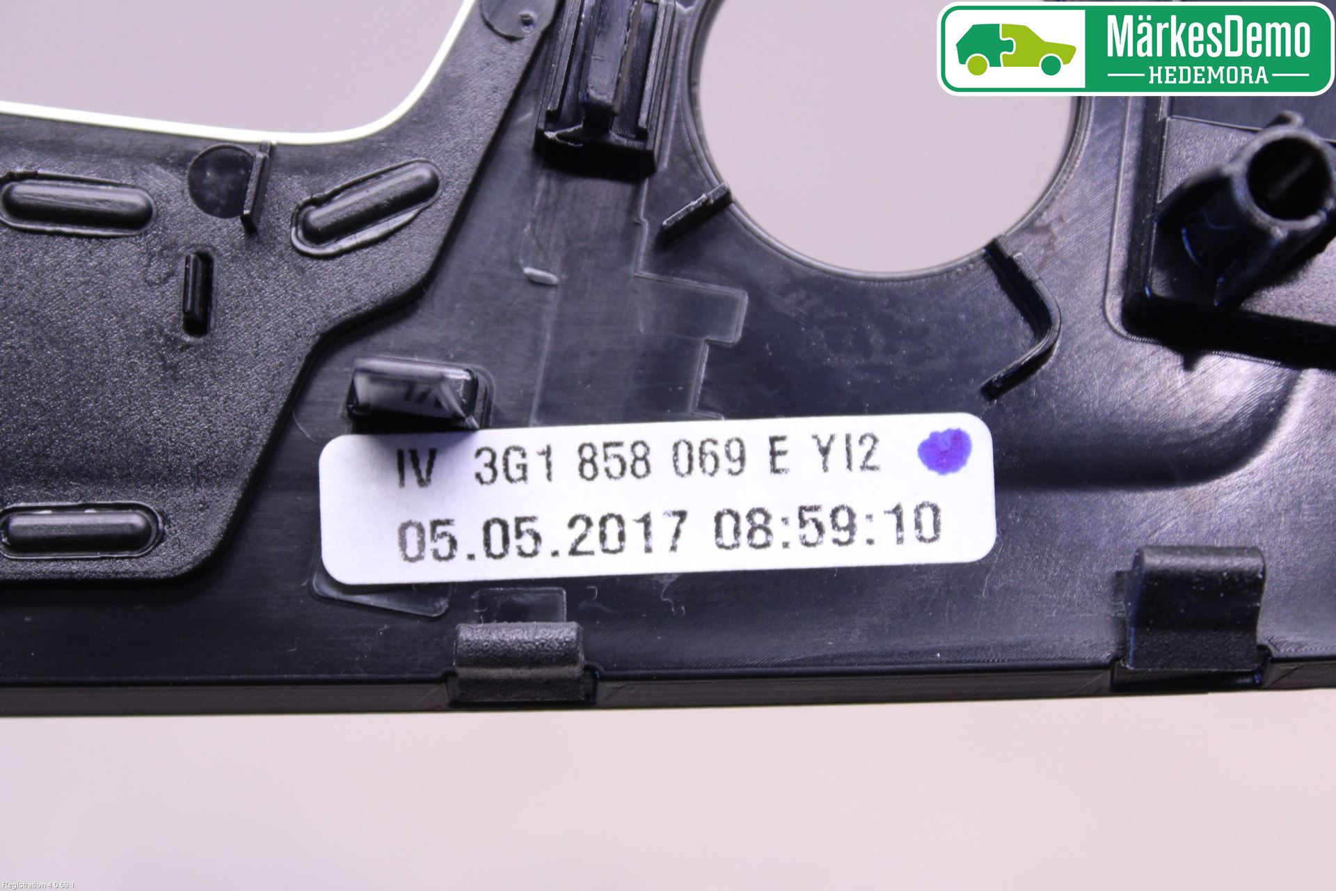 Volkswagen VW PASSAT 15-19 Instrument-Radio Sarg