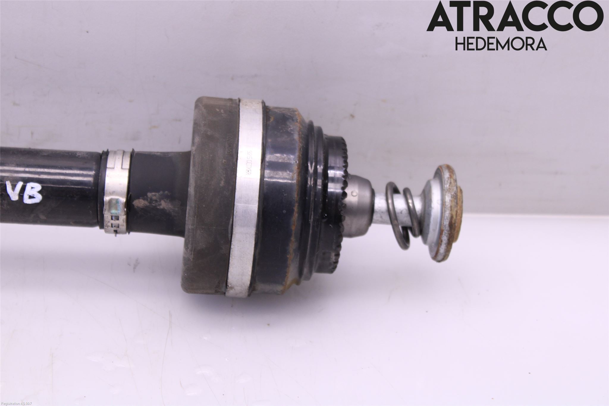 BMW 5 G30/G31/F90 17-23 Drivaxel Bak Vänster