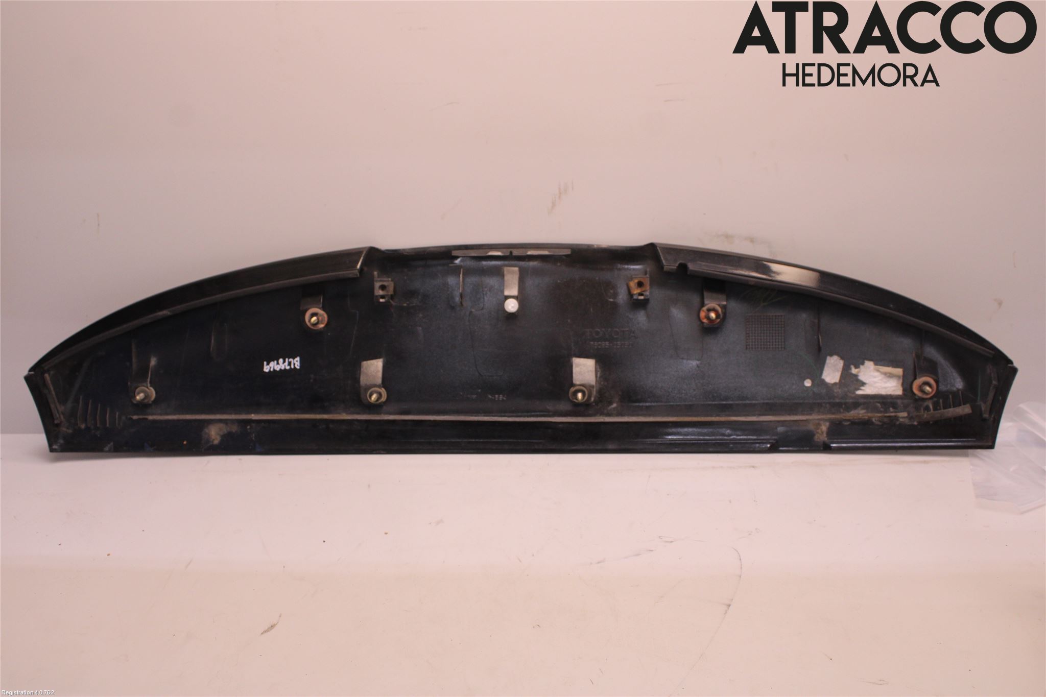 Toyota AVENSIS 03-06 Spoiler Baklucka