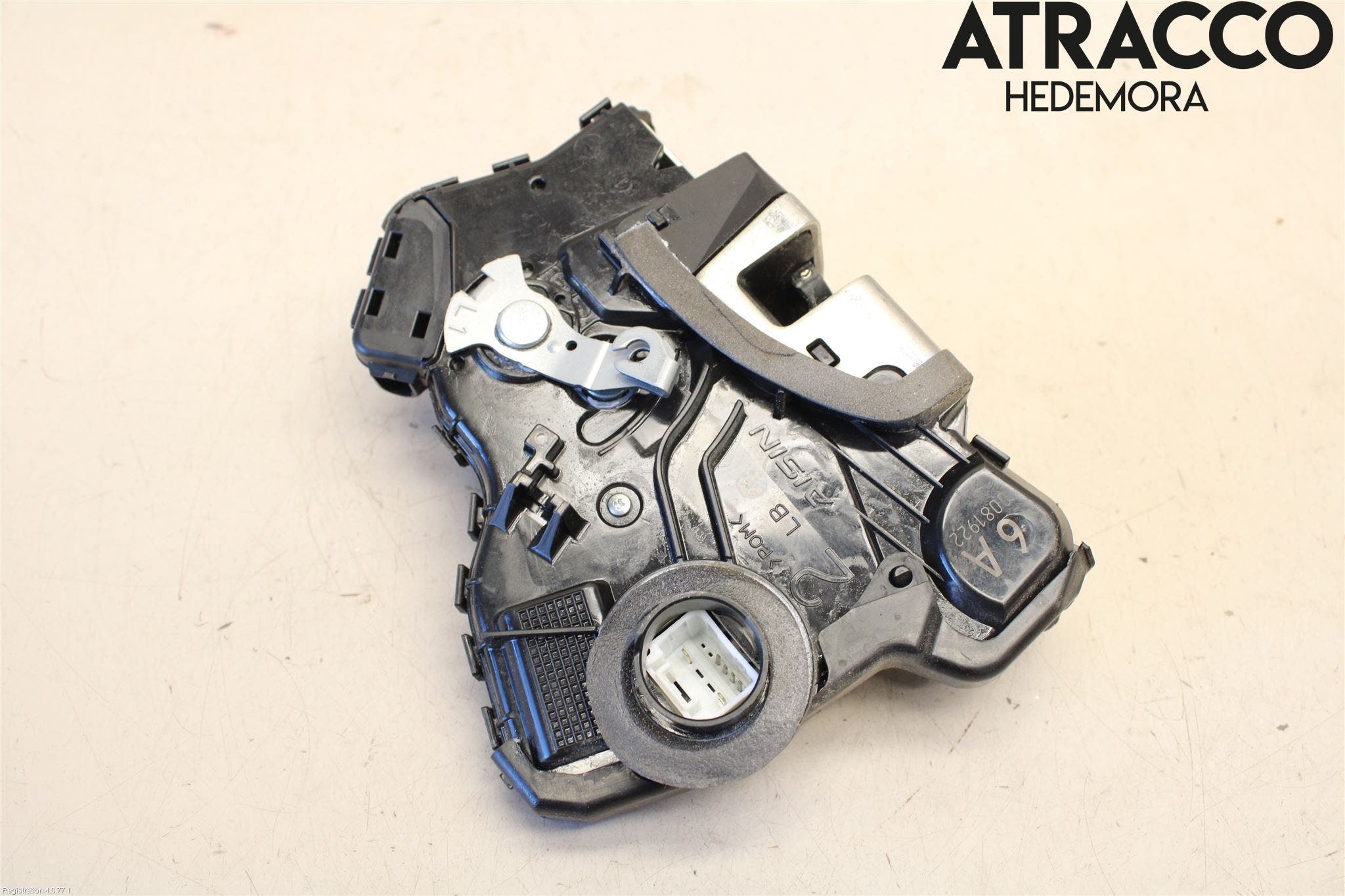 Toyota URBAN CRUISER Låskista-Dörrlås