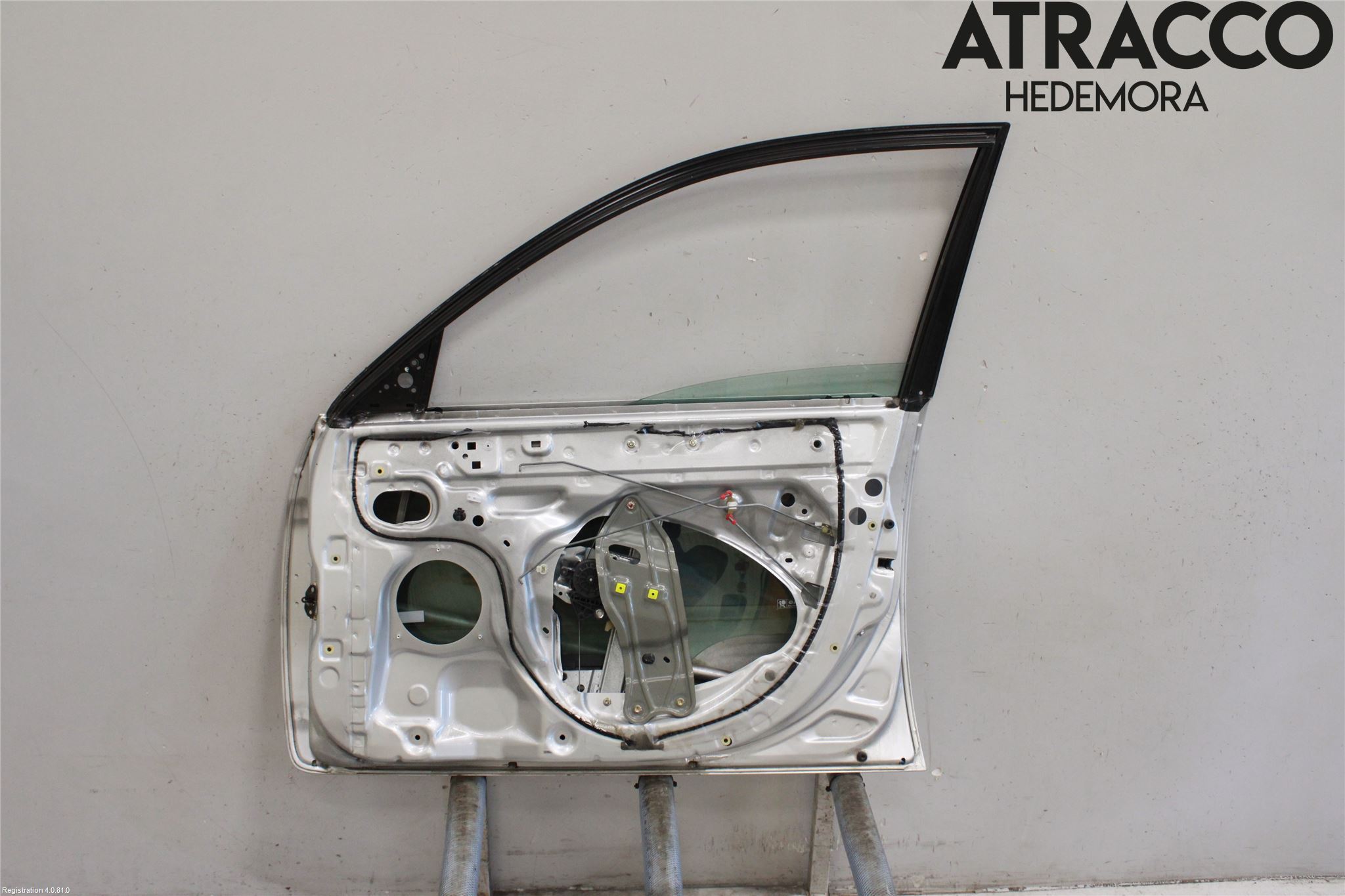 Toyota AVENSIS 98-02 Dörr Fram Höger