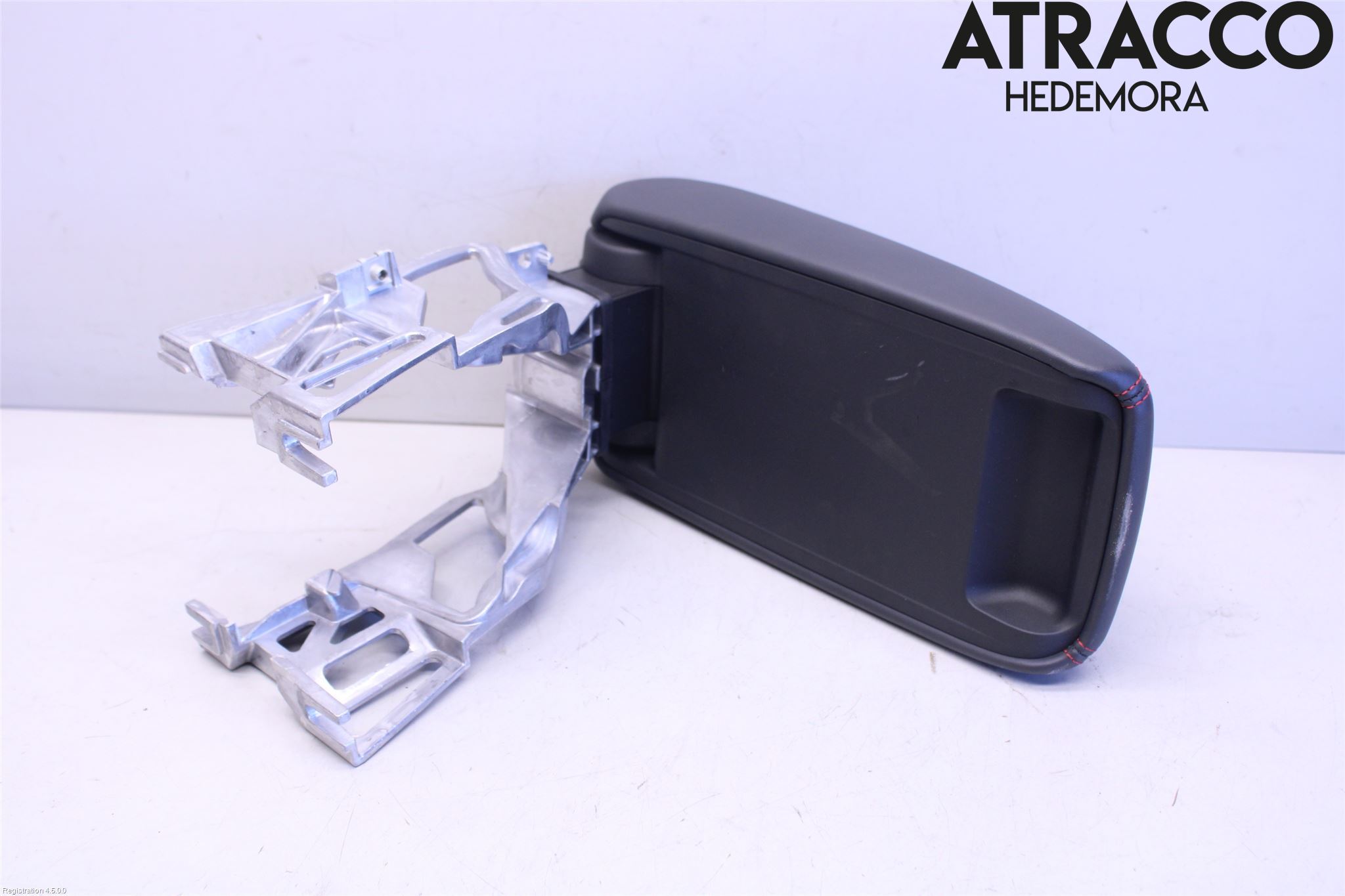 Audi Q3 F3 19- Inredning Armstöd