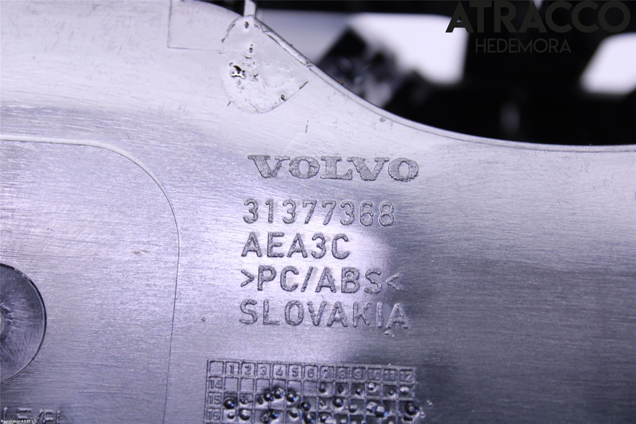 Volvo V90 17->> Mugghållare