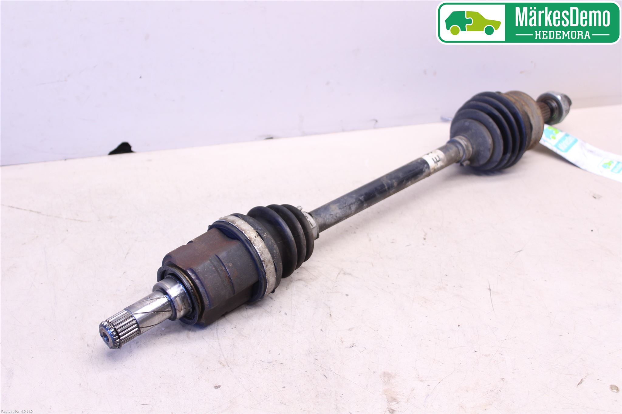 Opel CORSA D 07-14 Drivaxel Fram Vänster