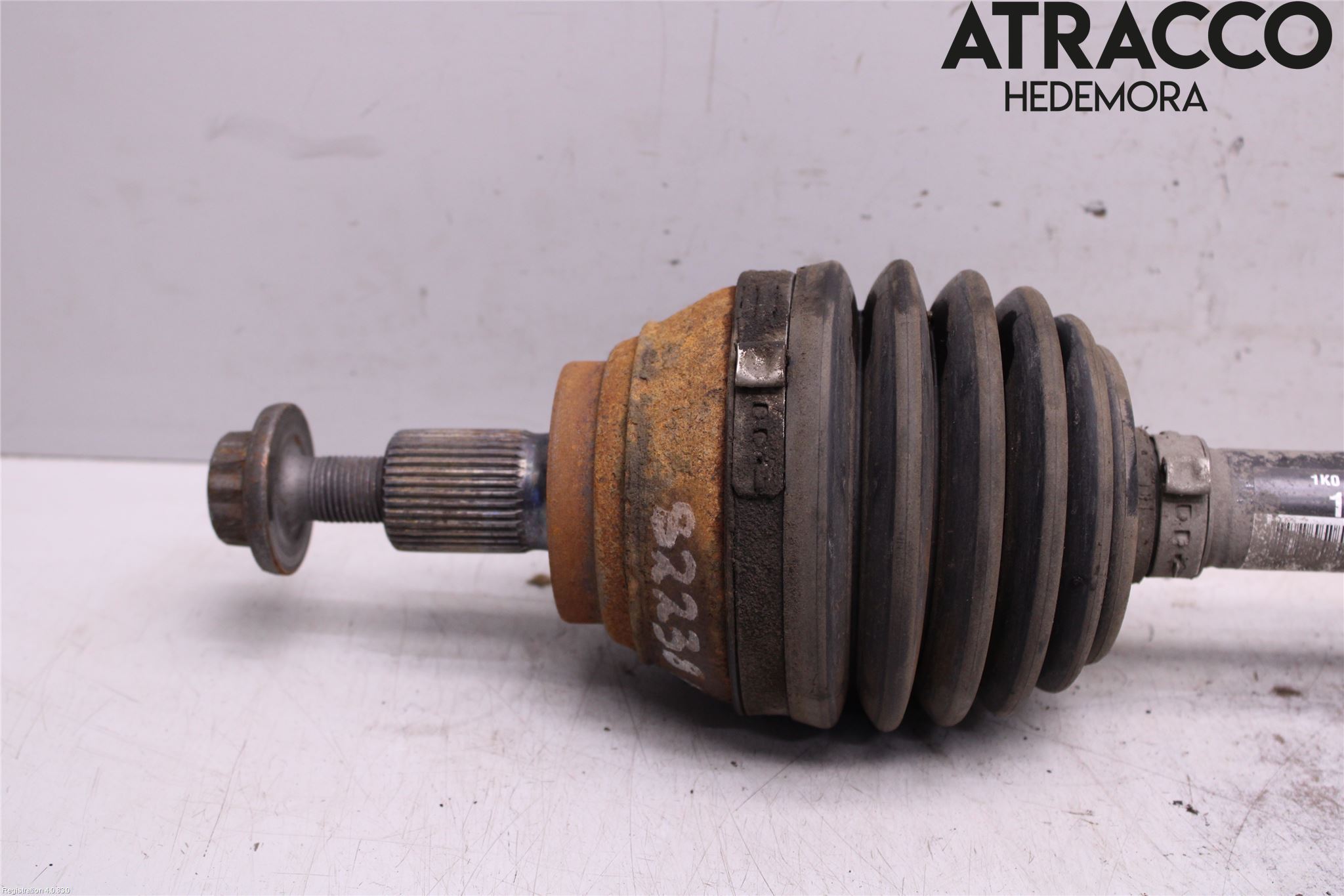Volkswagen VW GOLF SPORTSVAN 15-20 Drivaxel Fram Vänster