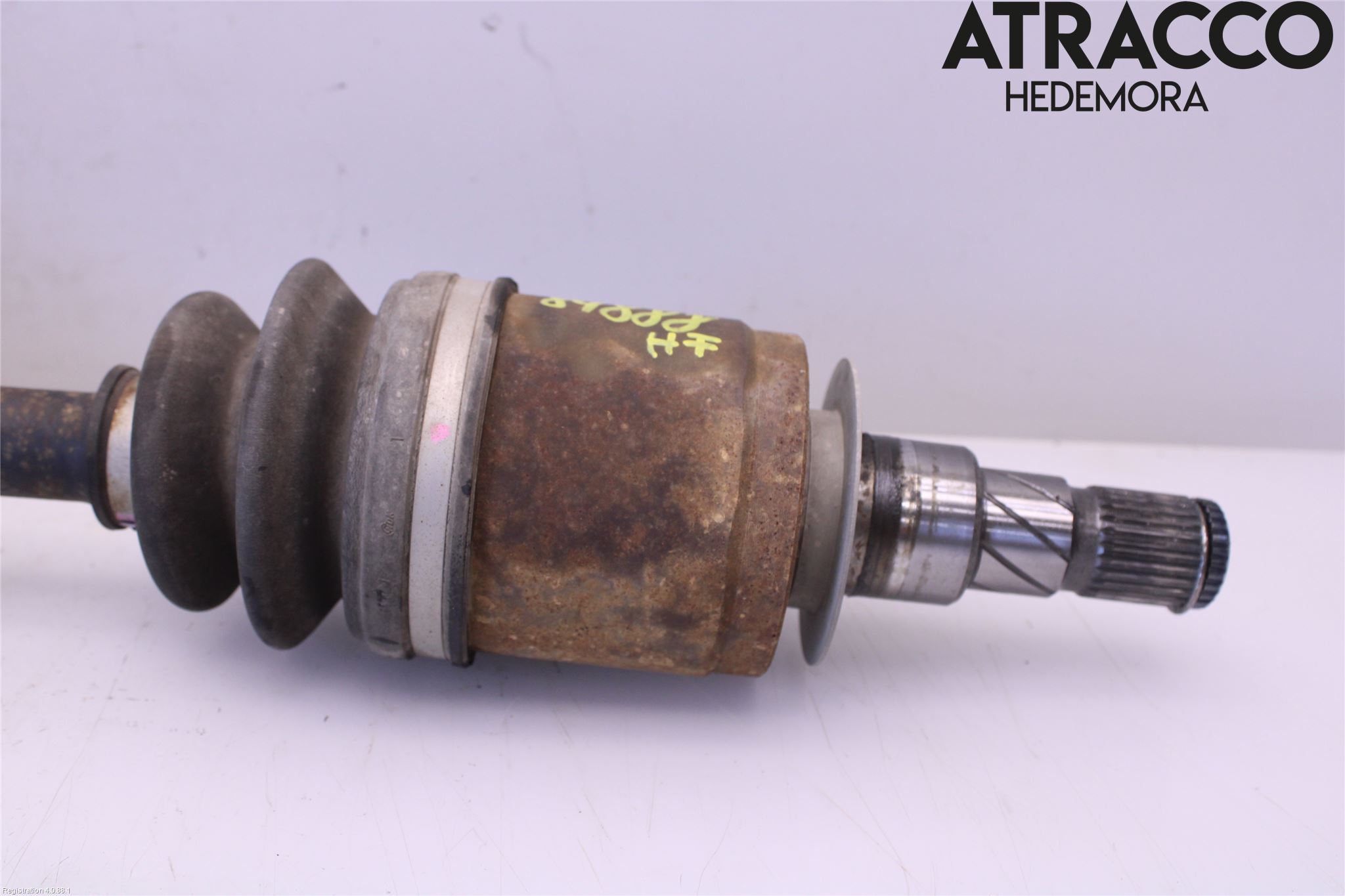 Nissan NAVARA 05-16 Drivaxel Fram Höger