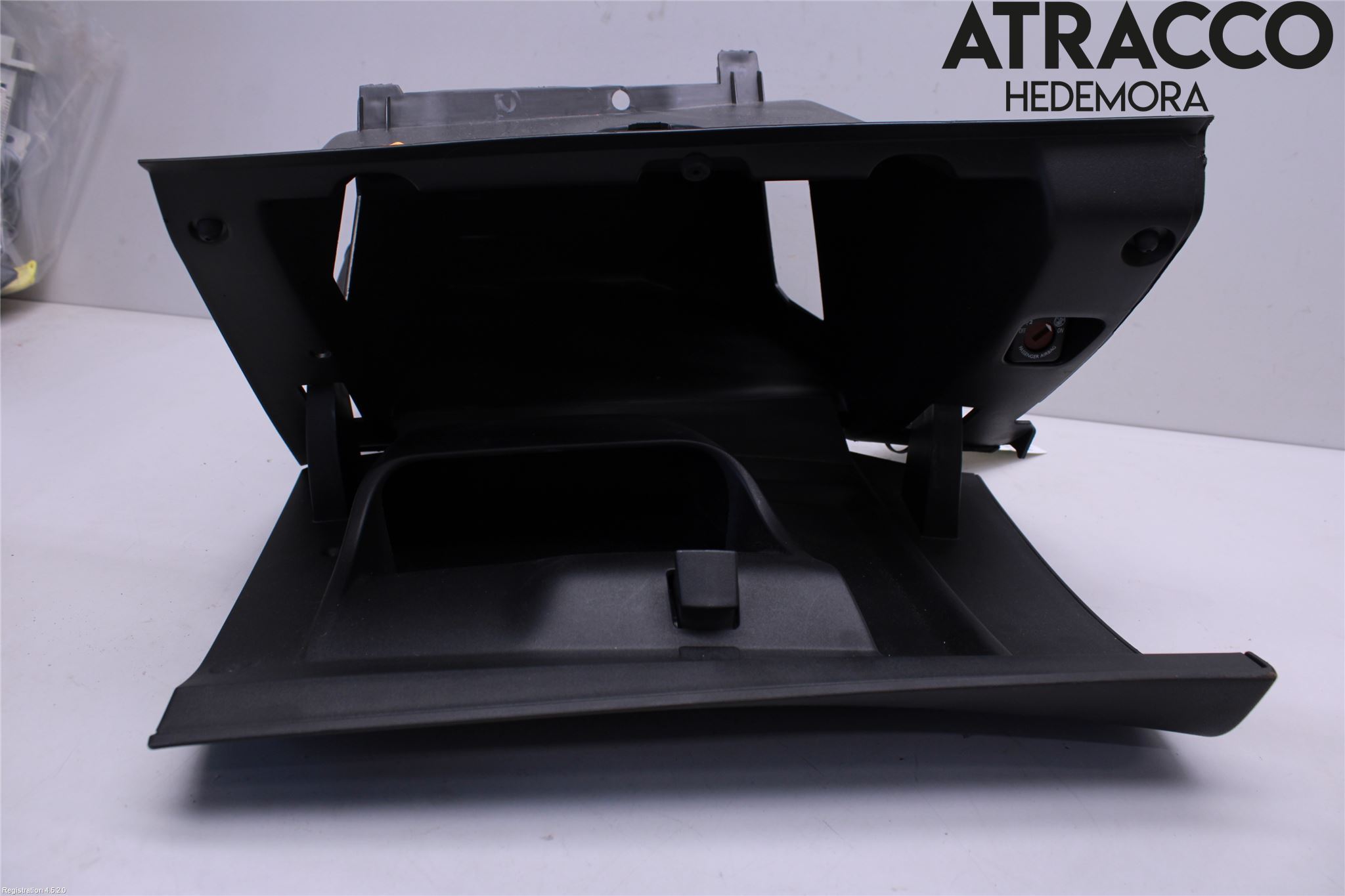 Peugeot 2008 13-20 Handskfack