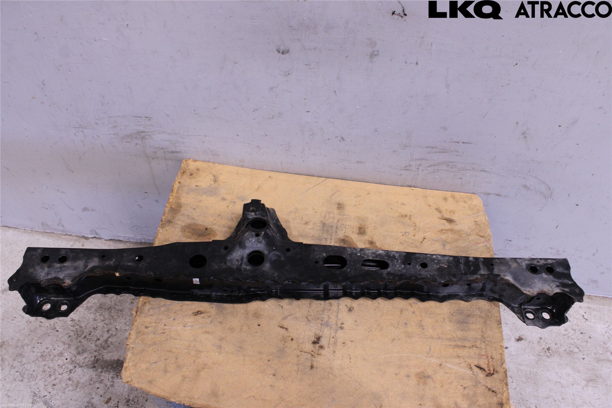Toyota AURIS 13-19 Frontplåt Undre