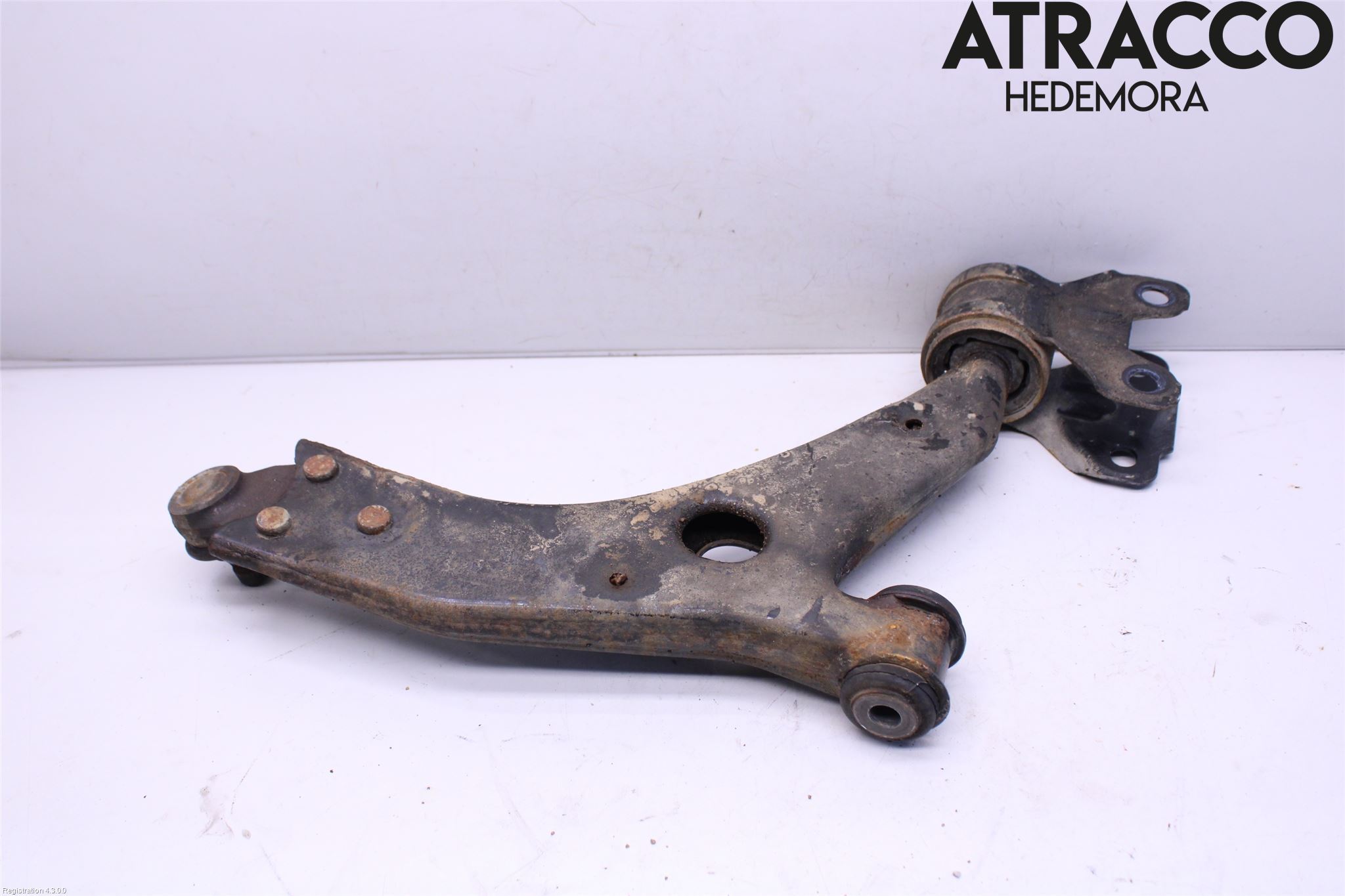 Ford FOCUS 15-18 Bärarm Fram Undre Vä