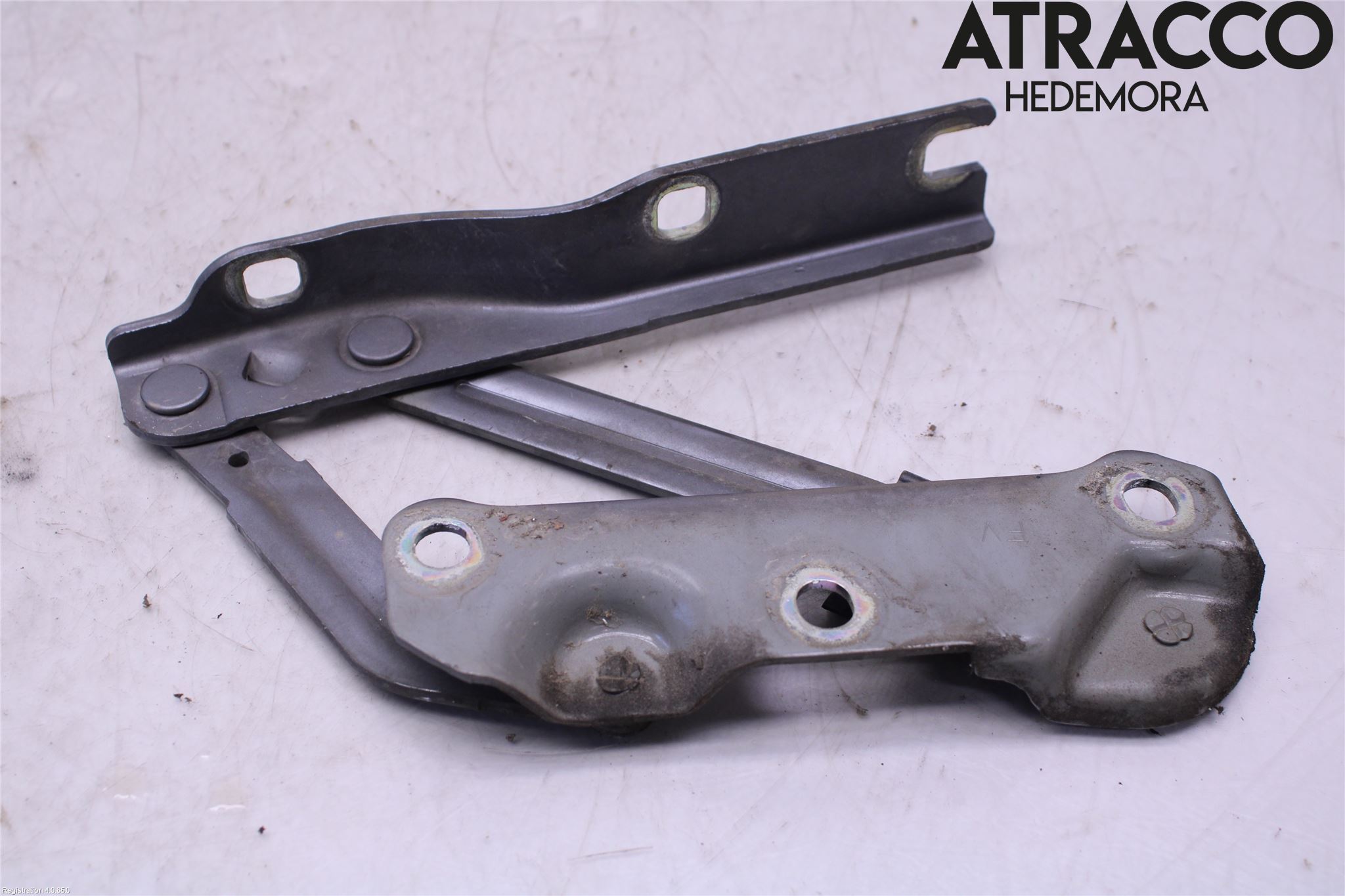 Saab 9-5     06-10 Huvgångjärn