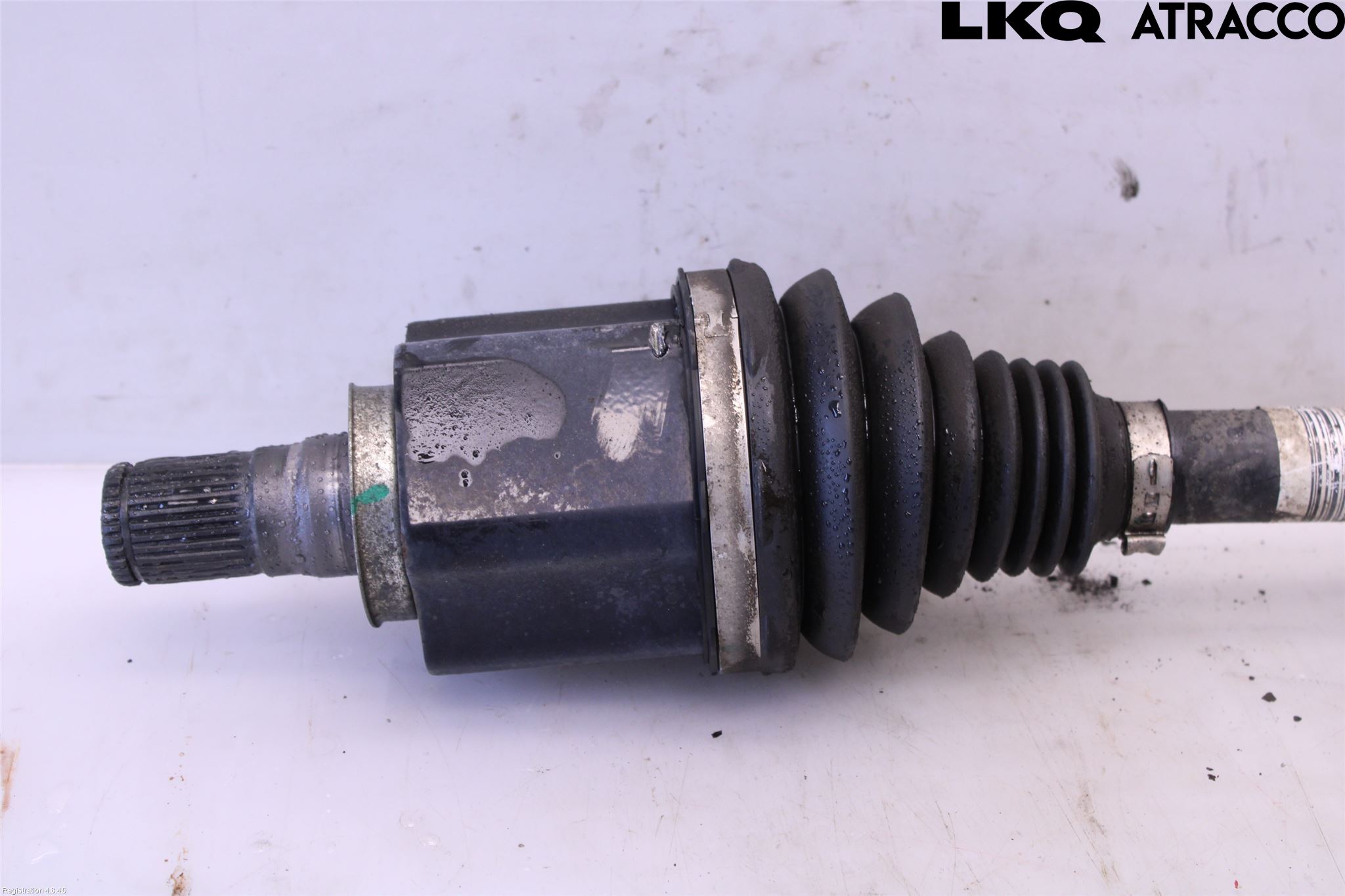 Jaguar E-PACE 17- Drivaxel Fram Vänster