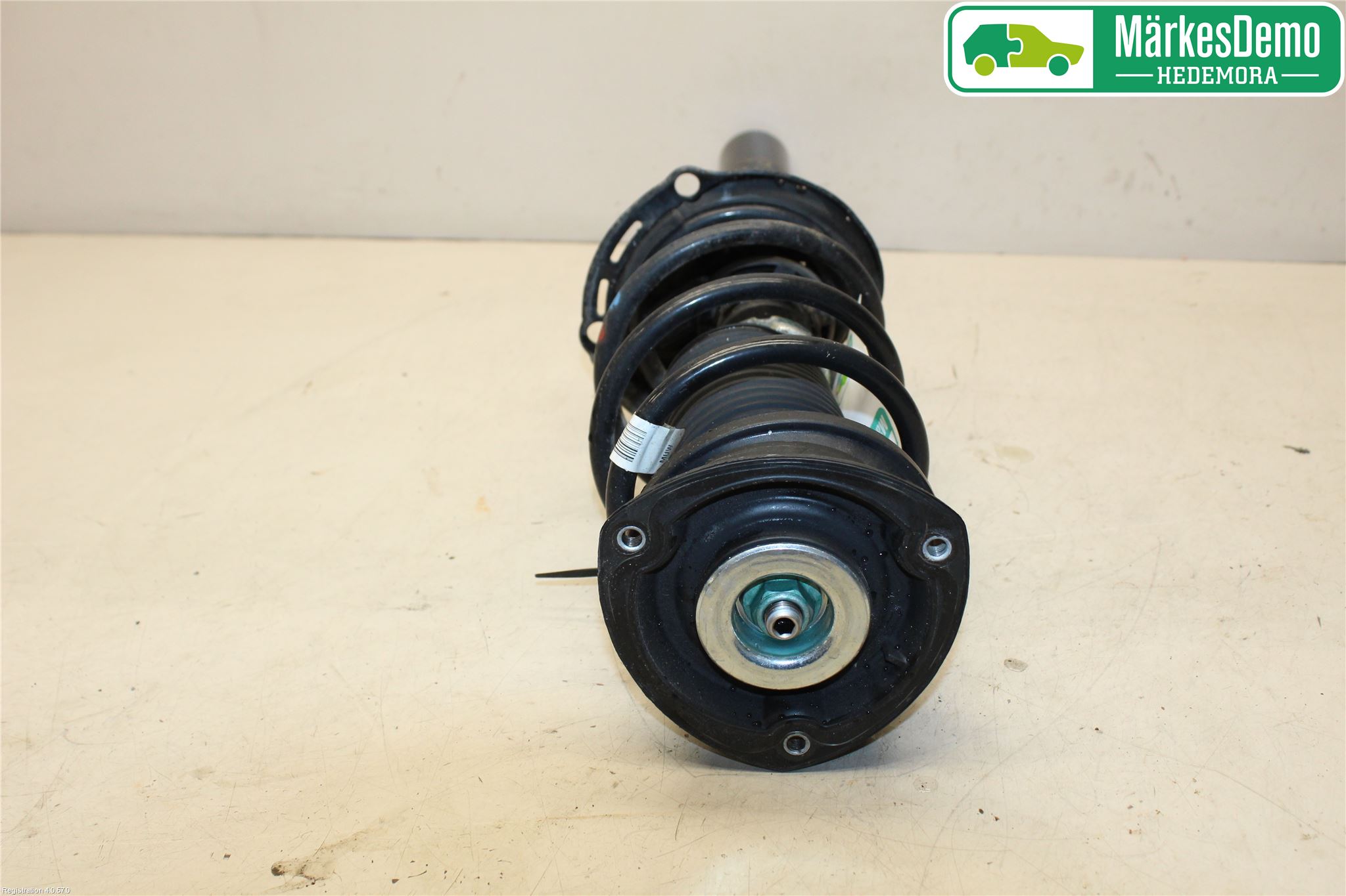 Volkswagen VW GOLF / E-GOLF VII 13-20 Fjäderben Fram Höger