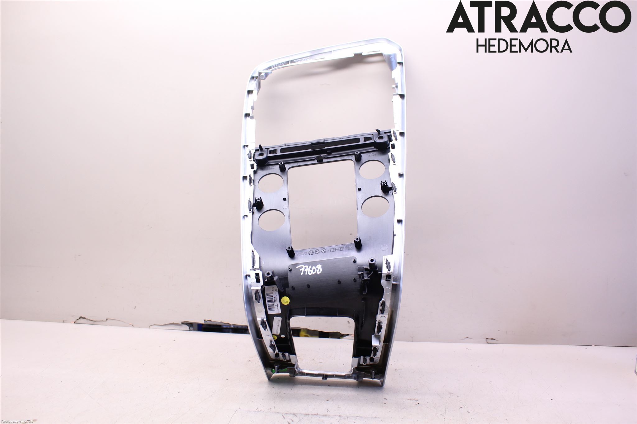 Volvo XC60 09-13 Instrument-Radio Sarg