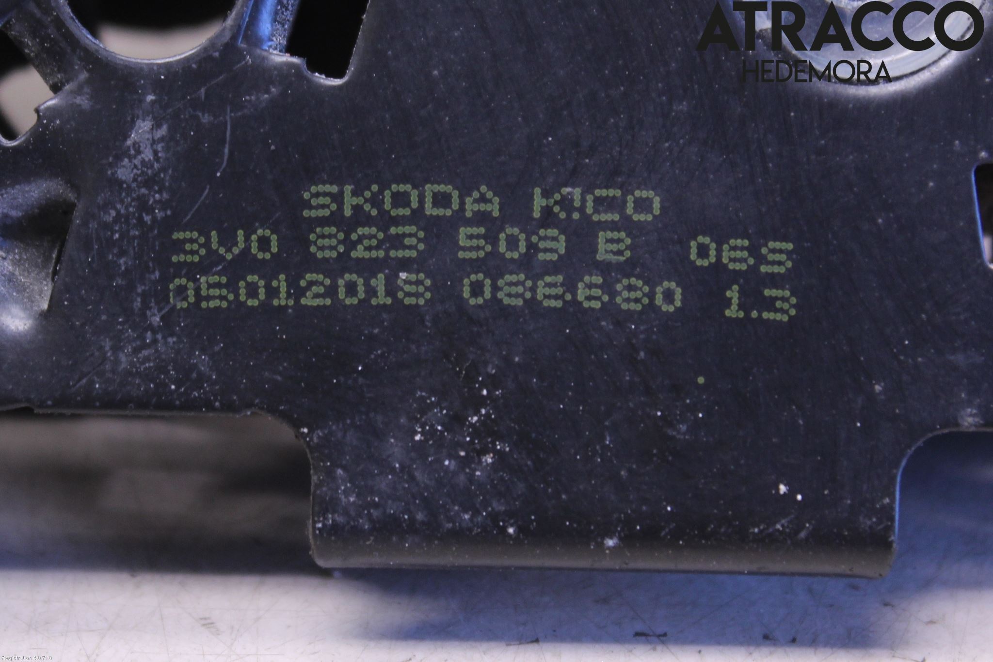 Skoda SUPERB 16-24 Huvlås