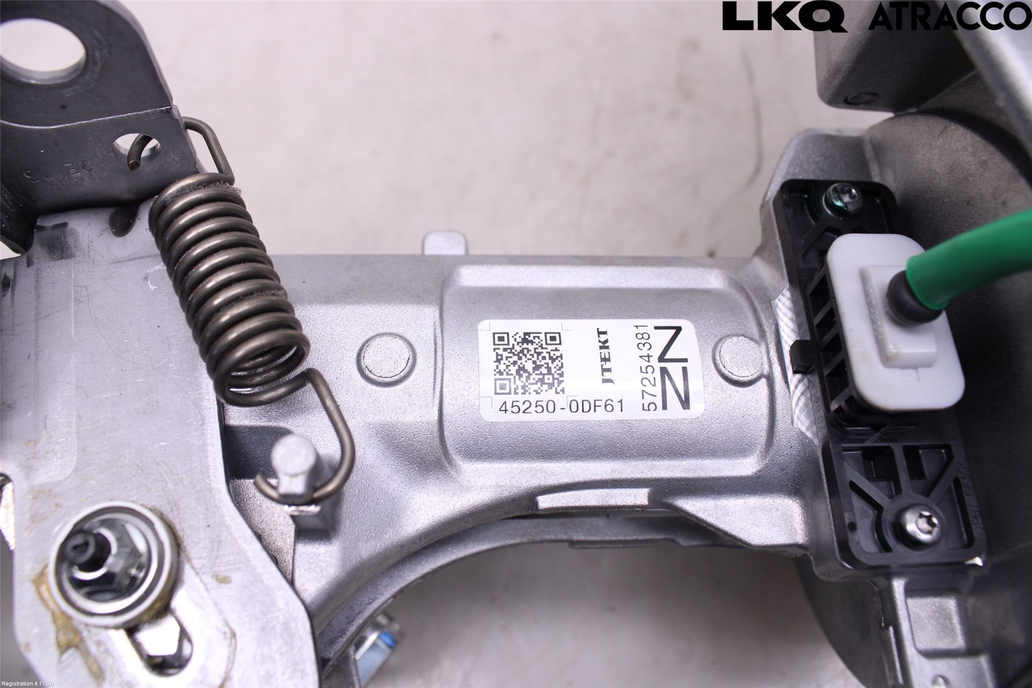 Toyota YARIS XP21 20- Rattaxelagg Med Inb Servo