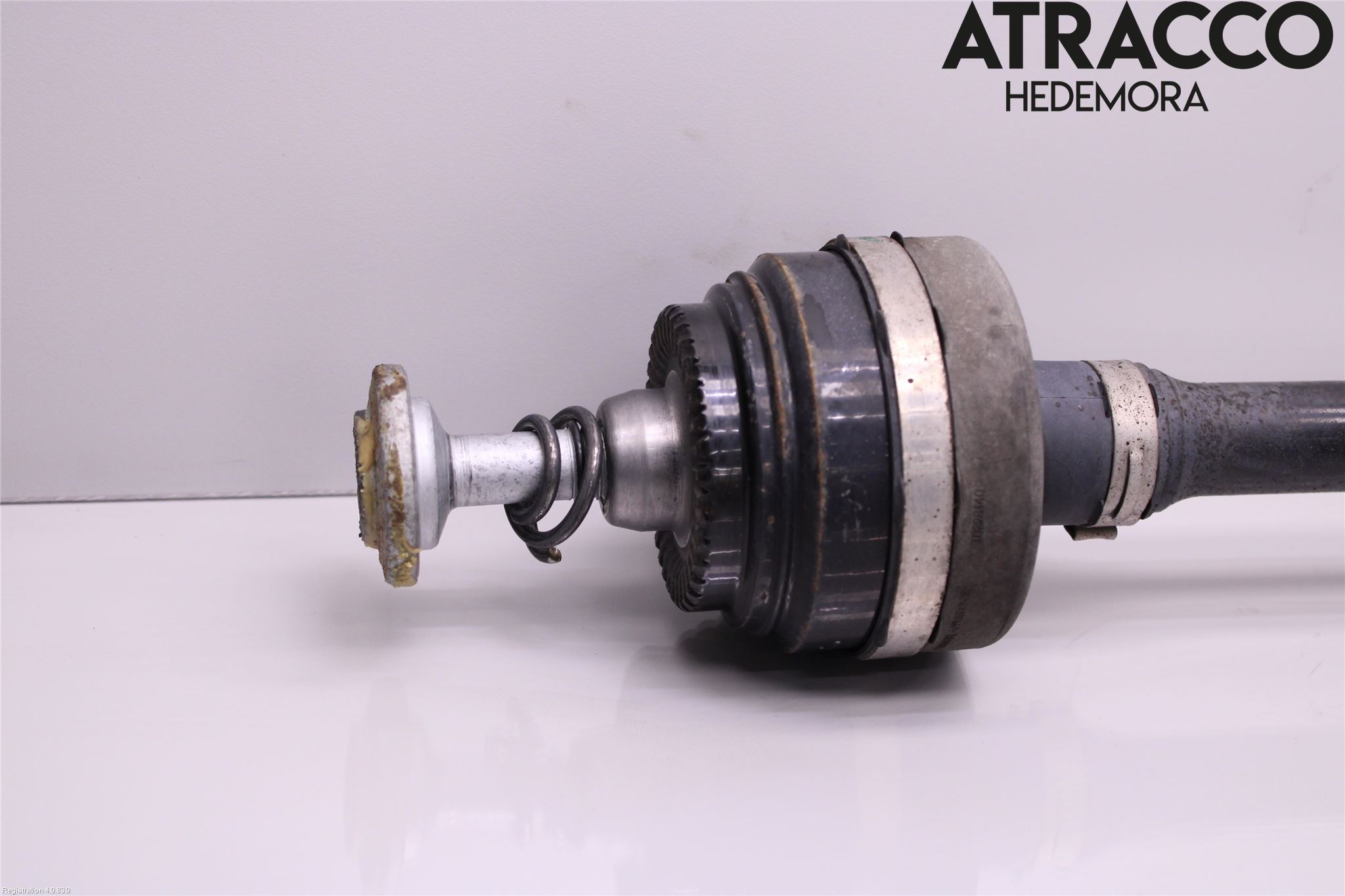 BMW 5 G30/G31/F90 17-23 Drivaxel Bak Vänster