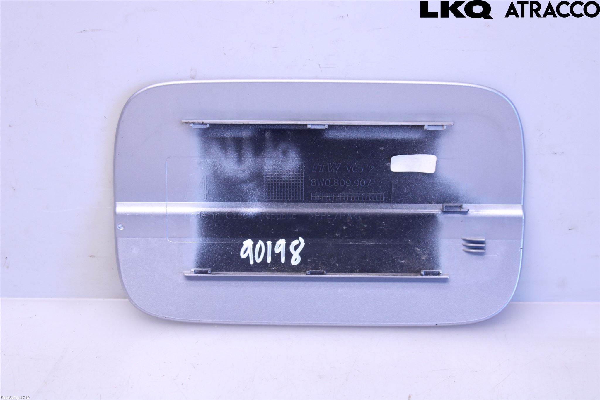 Audi A4/S4 B9 16-19 Tanklucka