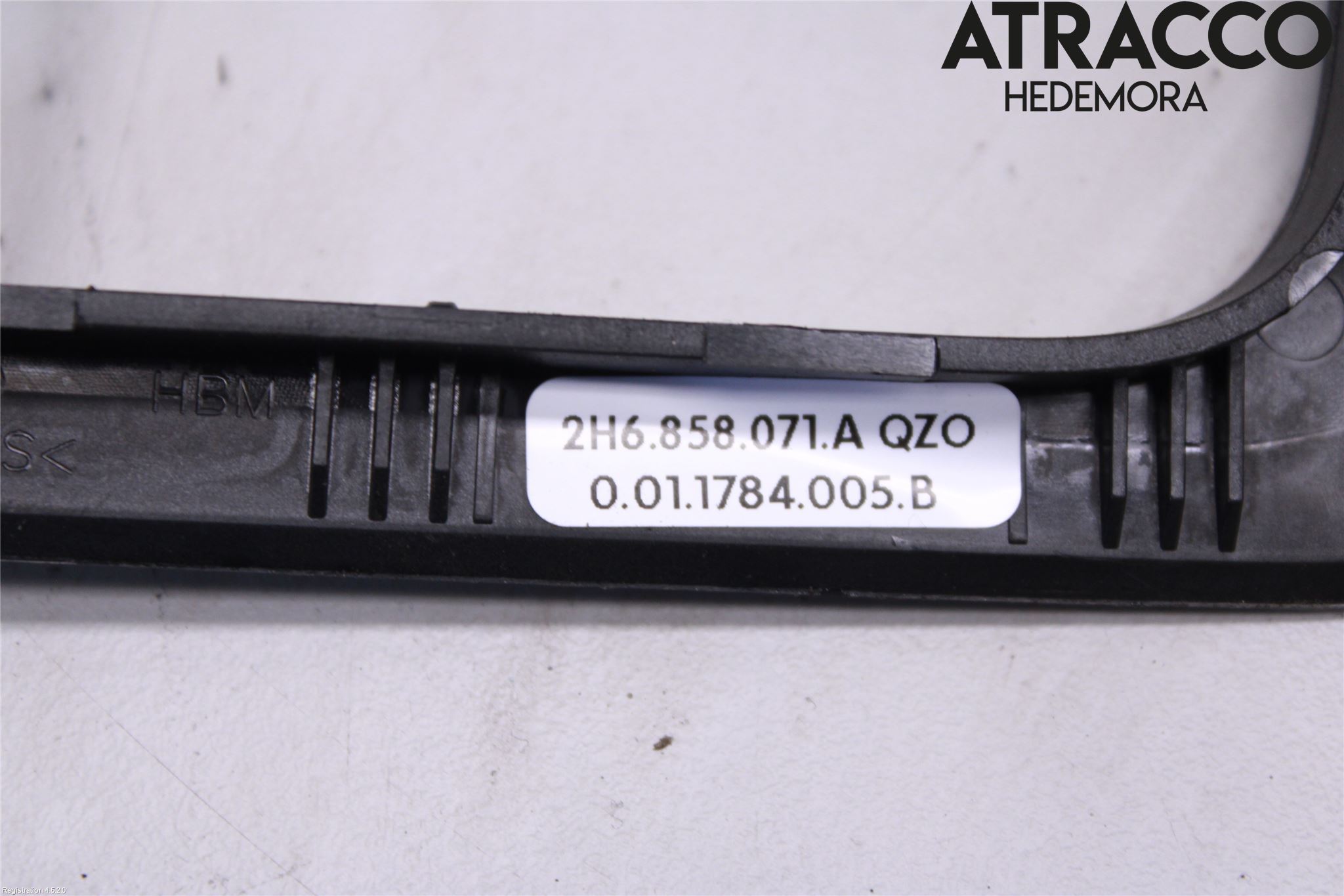 Volkswagen VW AMAROK 2H 10-22 Instrument-Radio Sarg